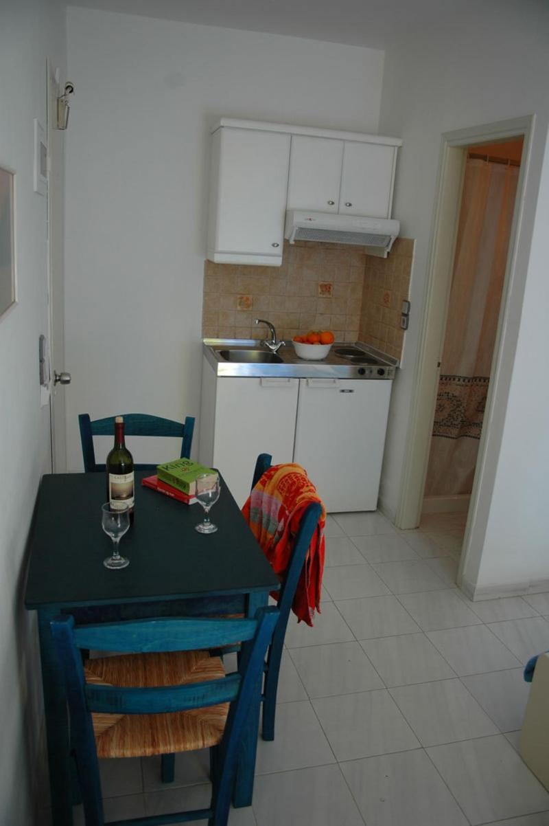 One-Bedroom Apartment (3-4 Adults) photo 2
