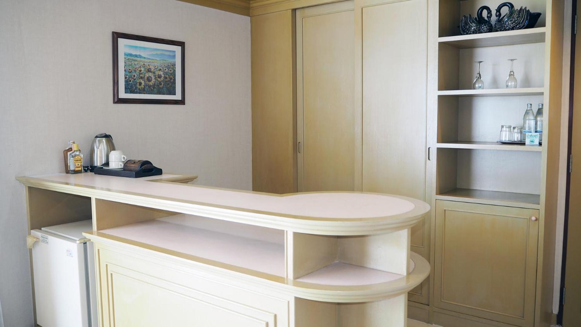 Executive Double Room (No Balcony) - Photo 7