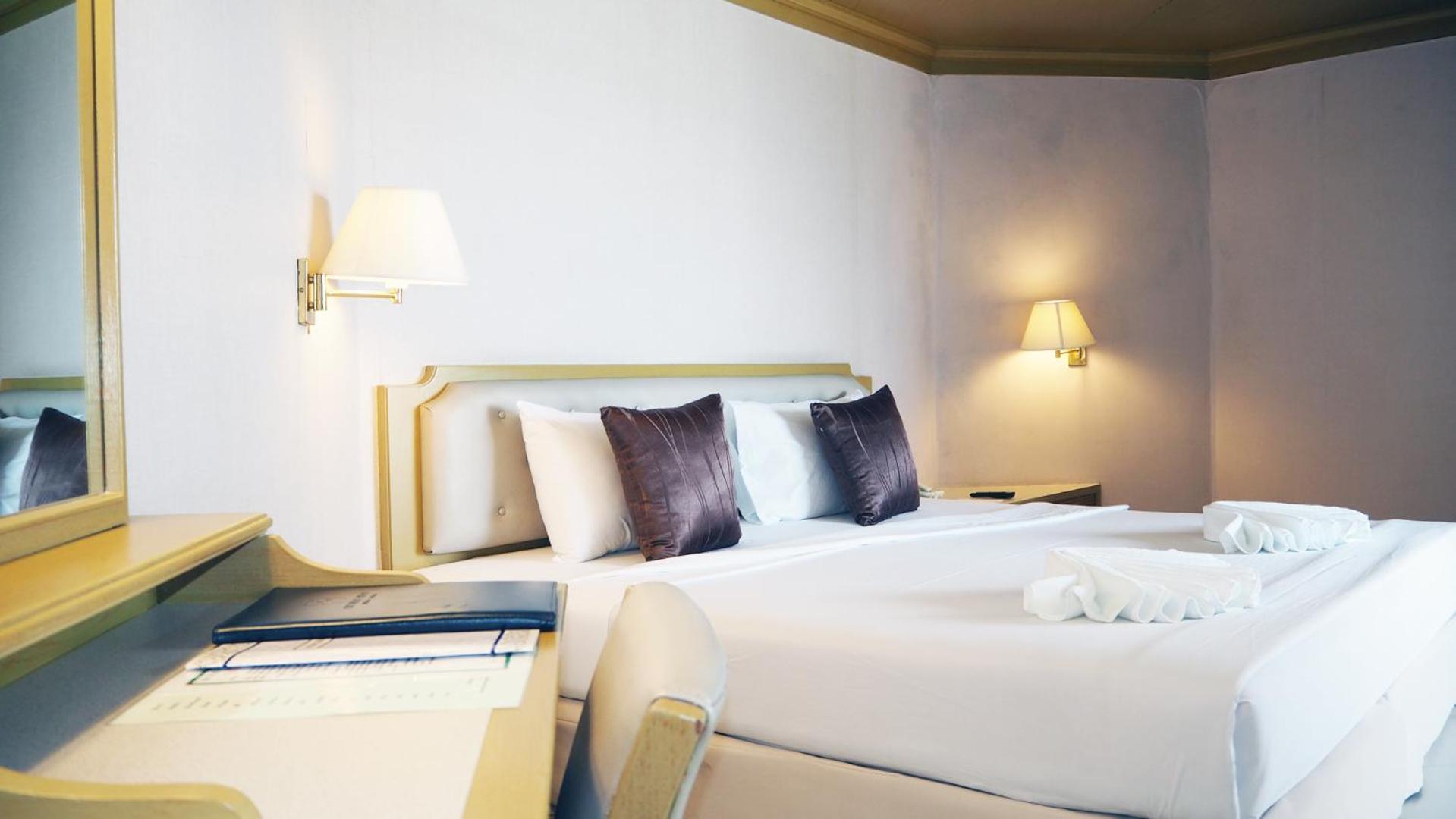 Executive Double Room (No Balcony) - Photo 1