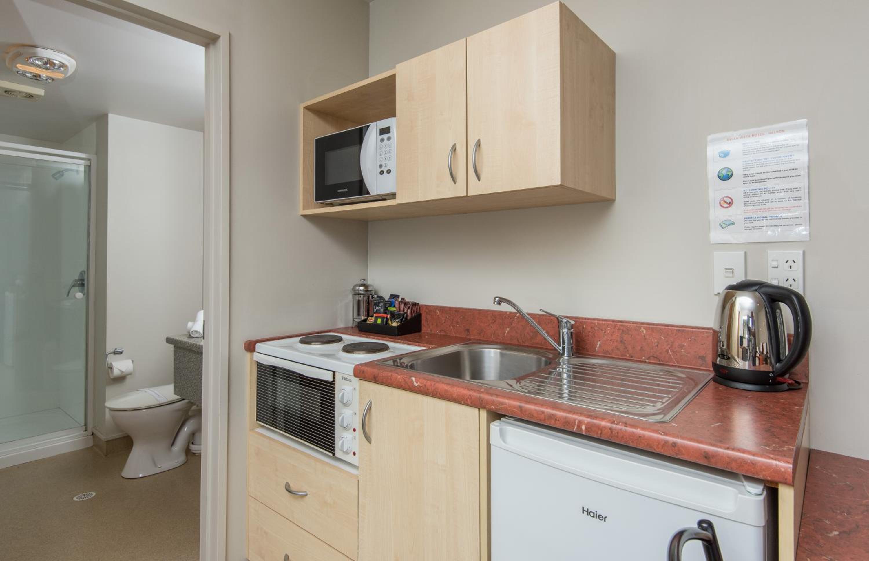 One-Bedroom Apartment photo 2