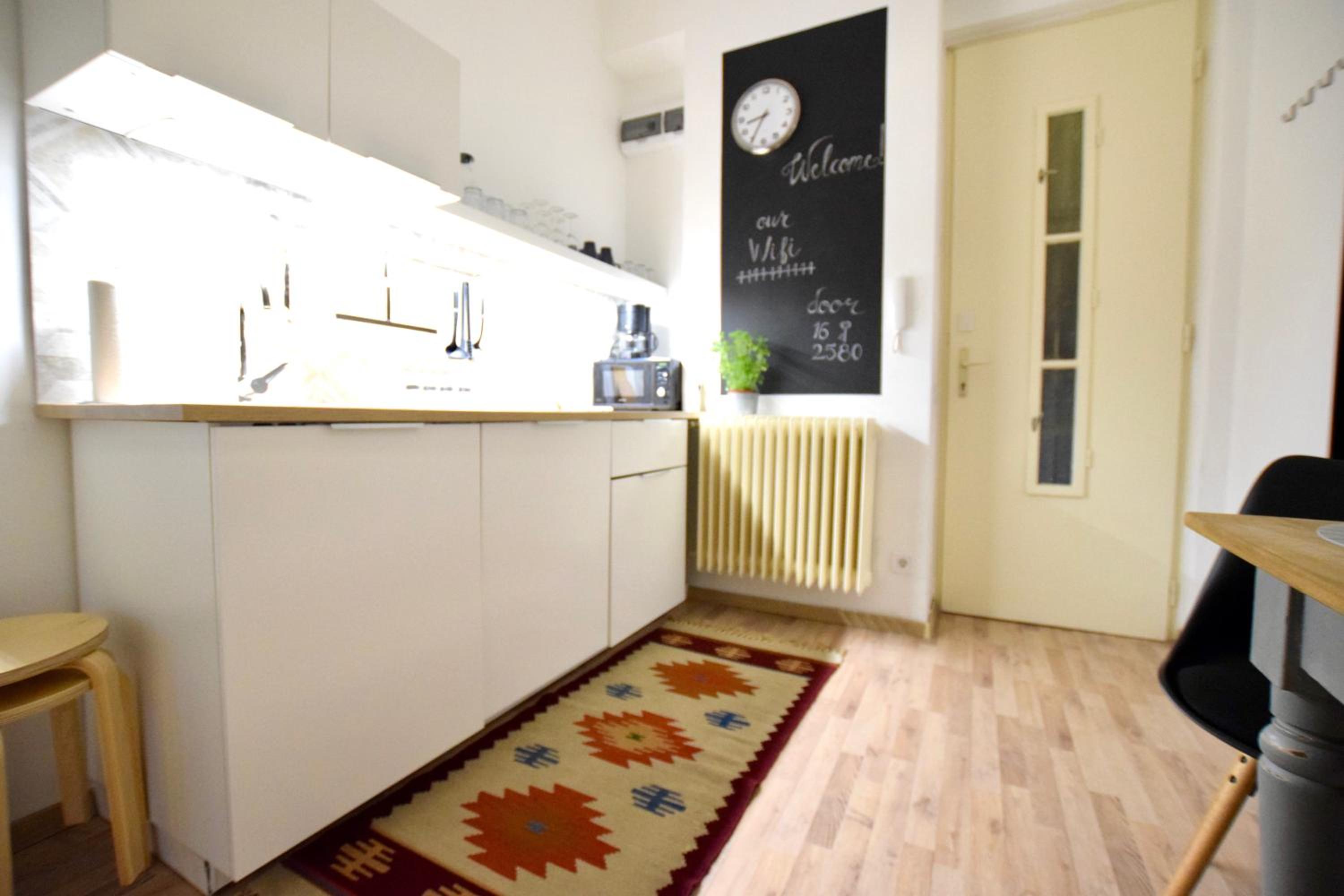 Apartment with Balcony - Photo 7