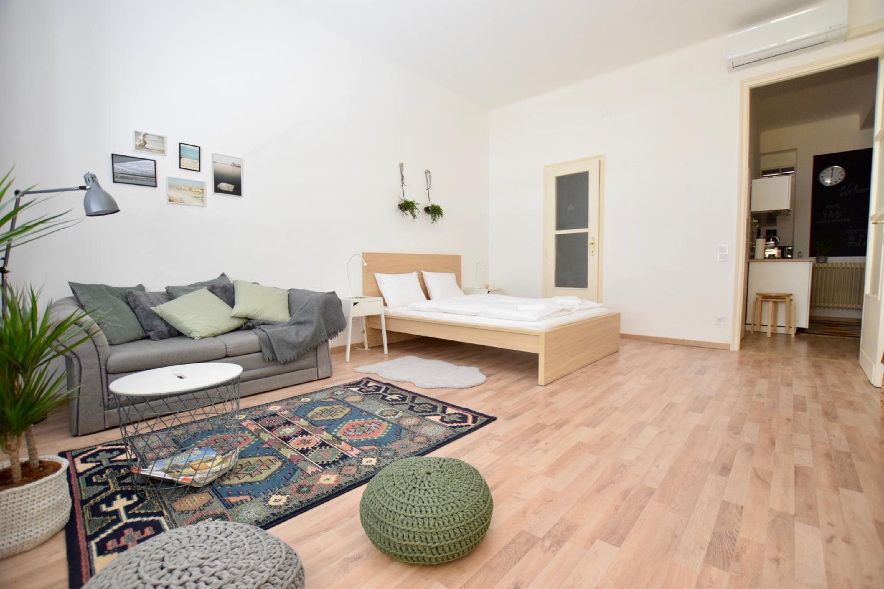 Apartment with Balcony - Photo 2