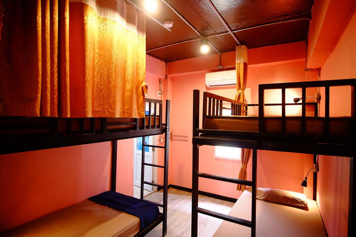 Bed in 4-Bed Mixed Dormitory Room photo 2