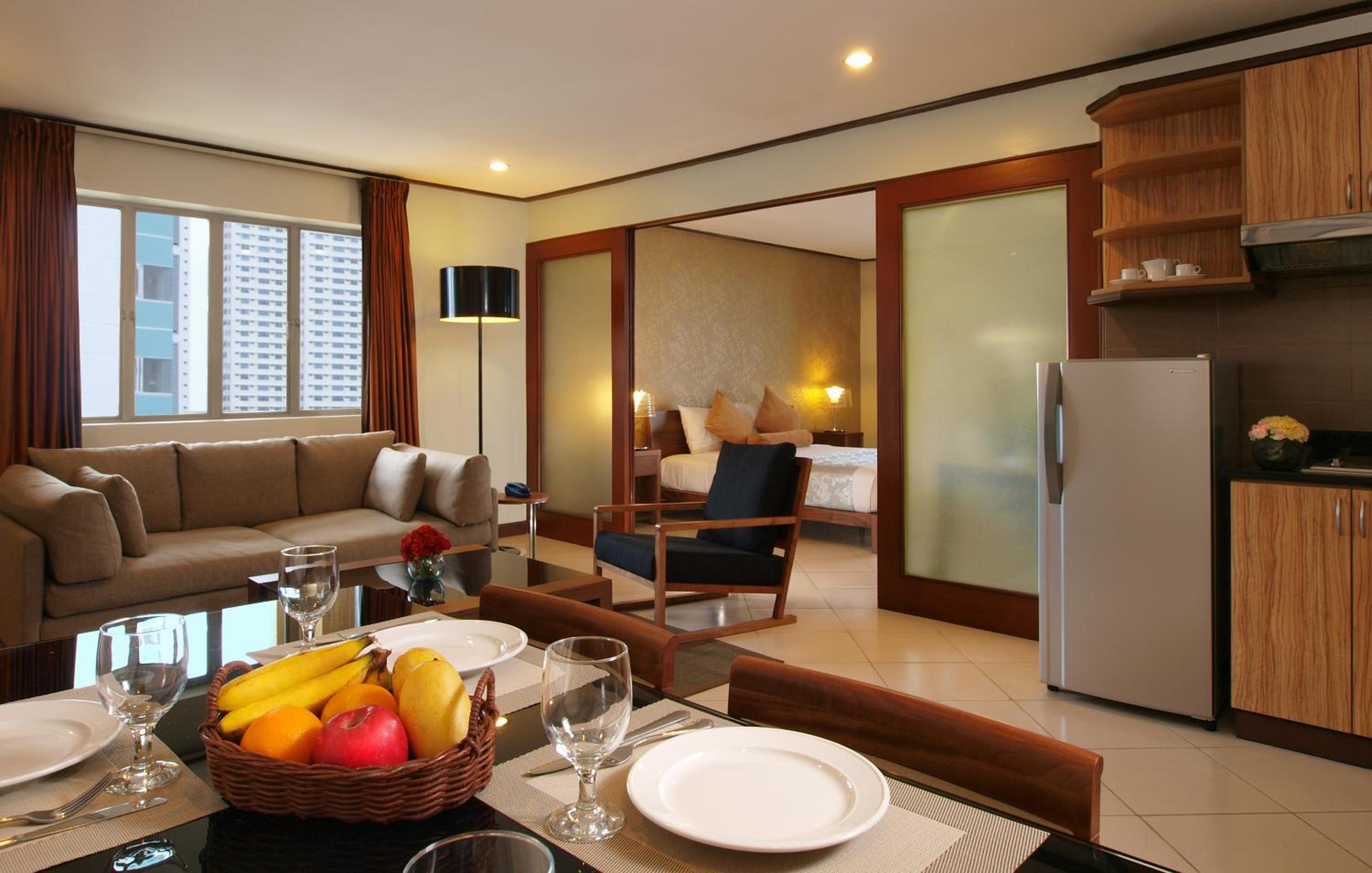 Executive Suite - Photo 1