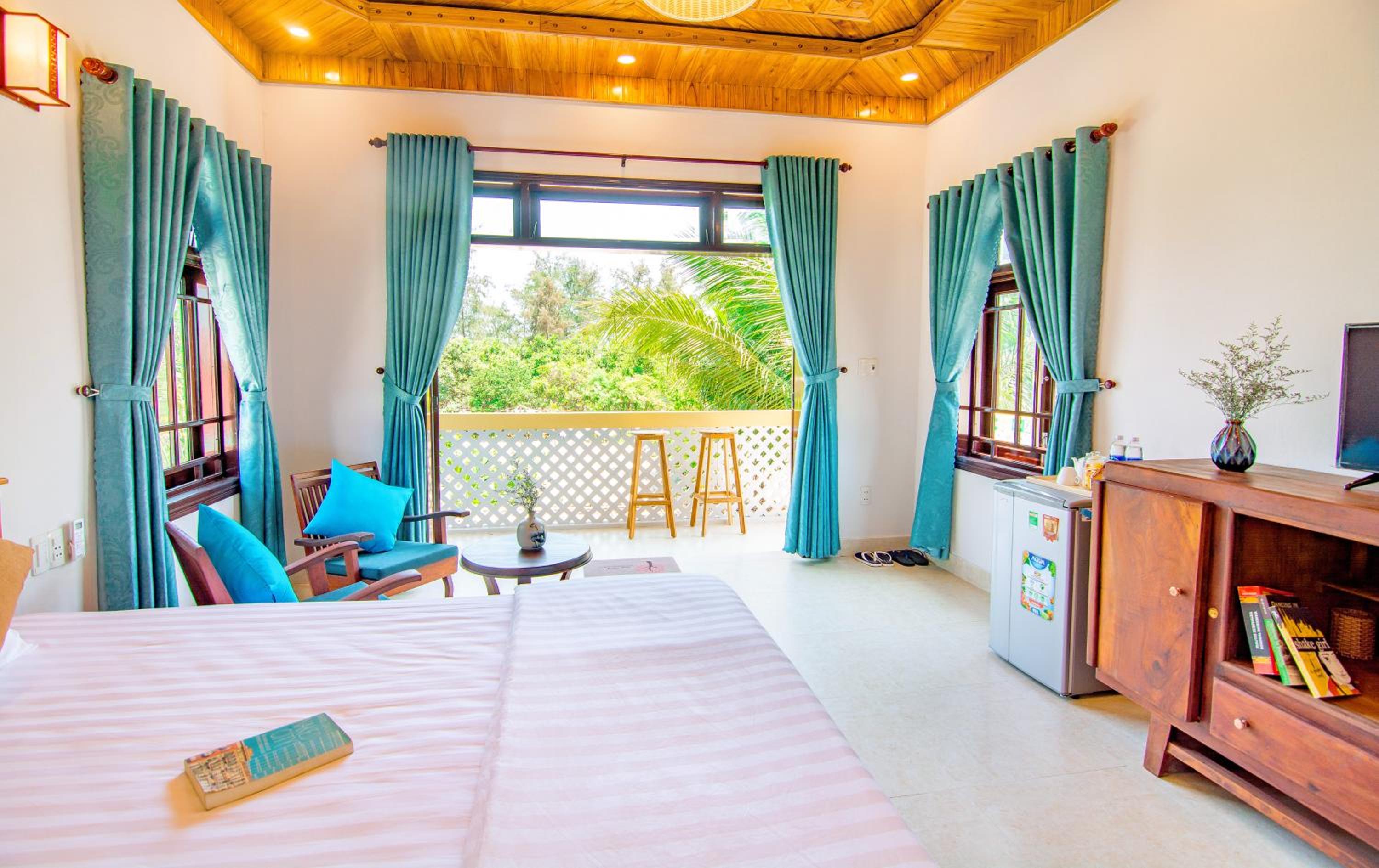 Suite with Garden View