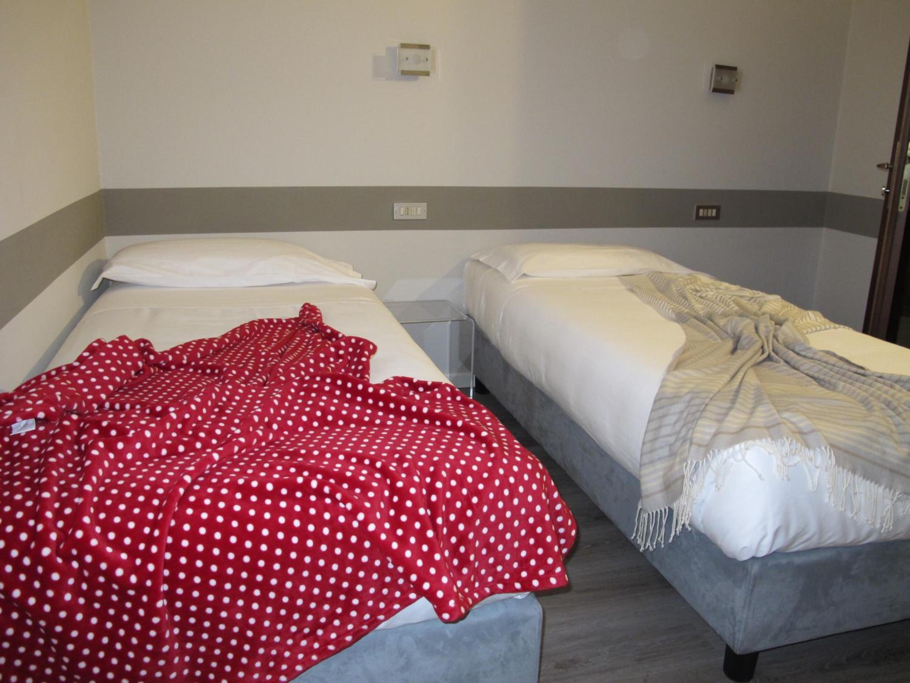 Double or Twin Room with Private Bathroom photo 1