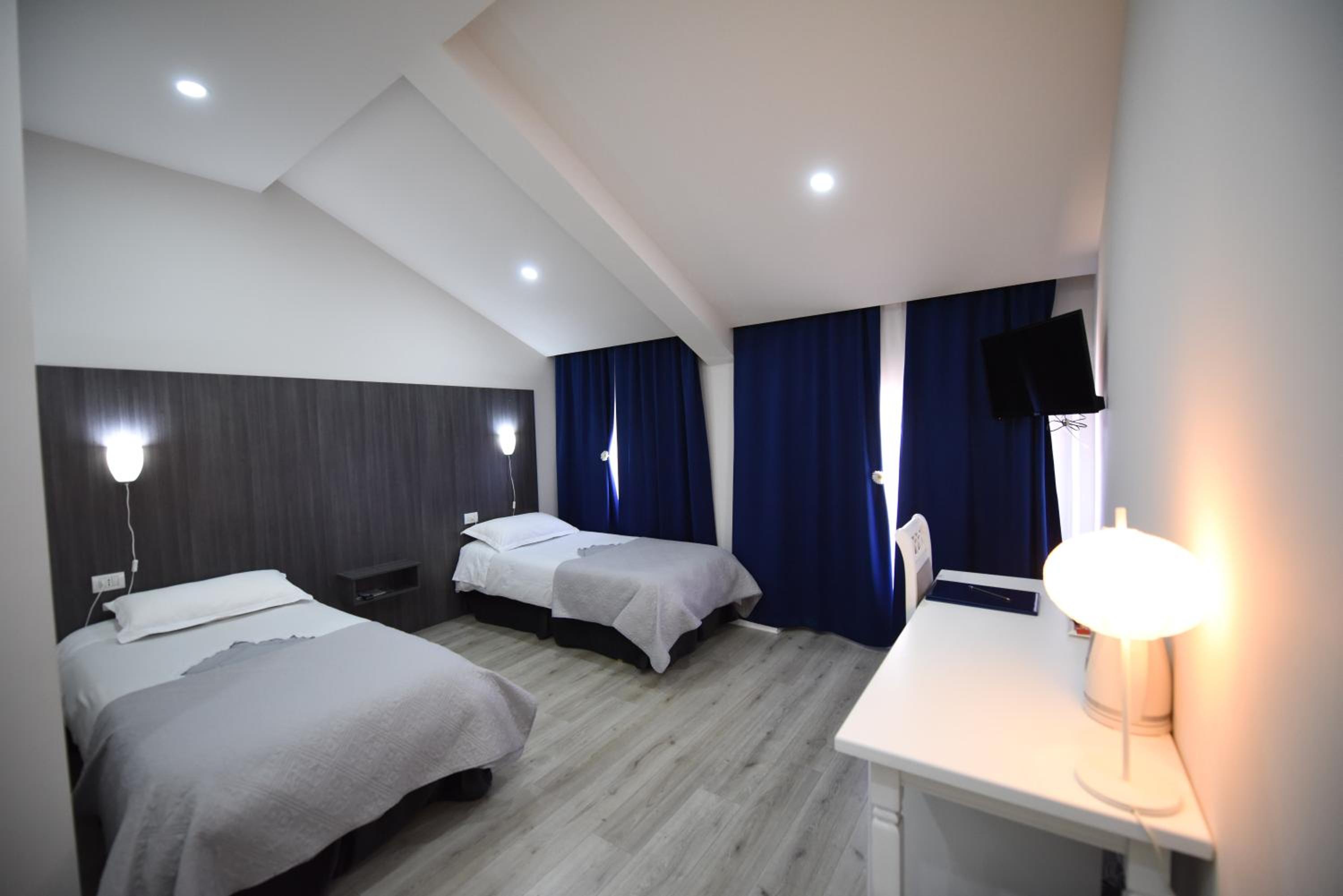 Deluxe Twin Room photo 3