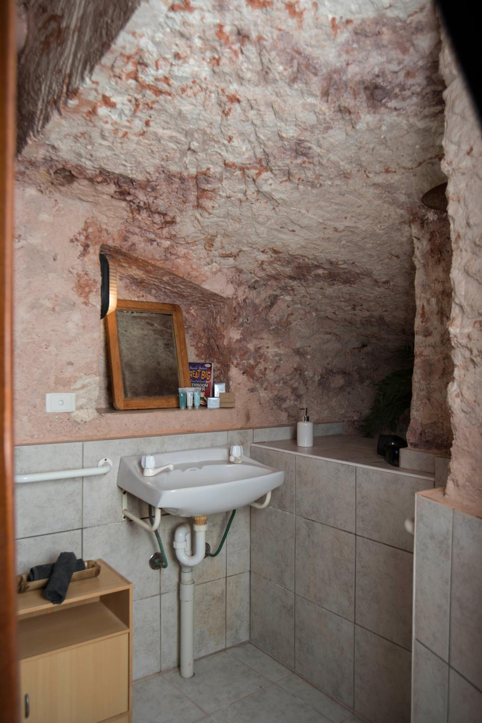 Studio Apartment - Underground  photo 3