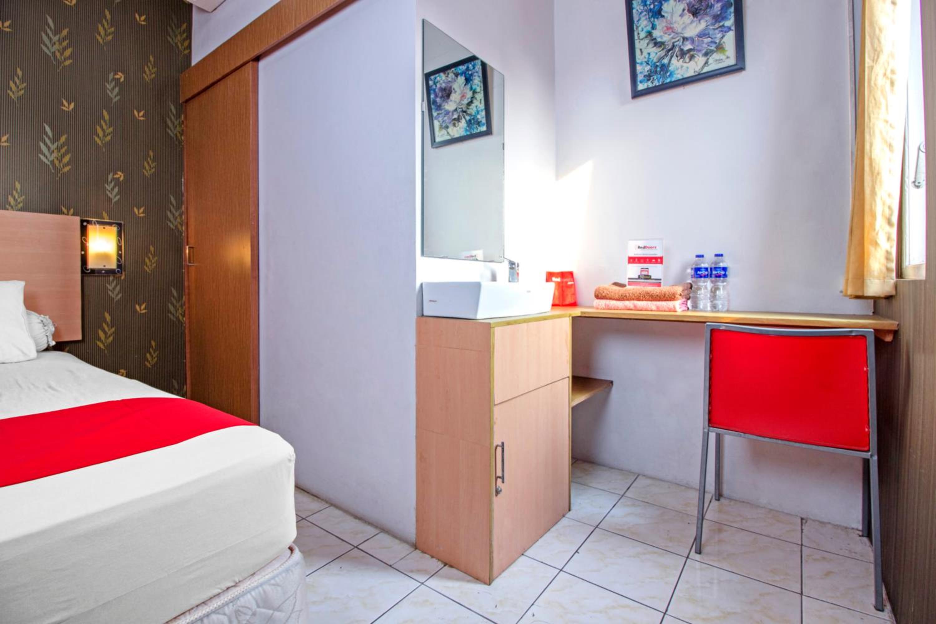 Standard Double Room - Photo 3