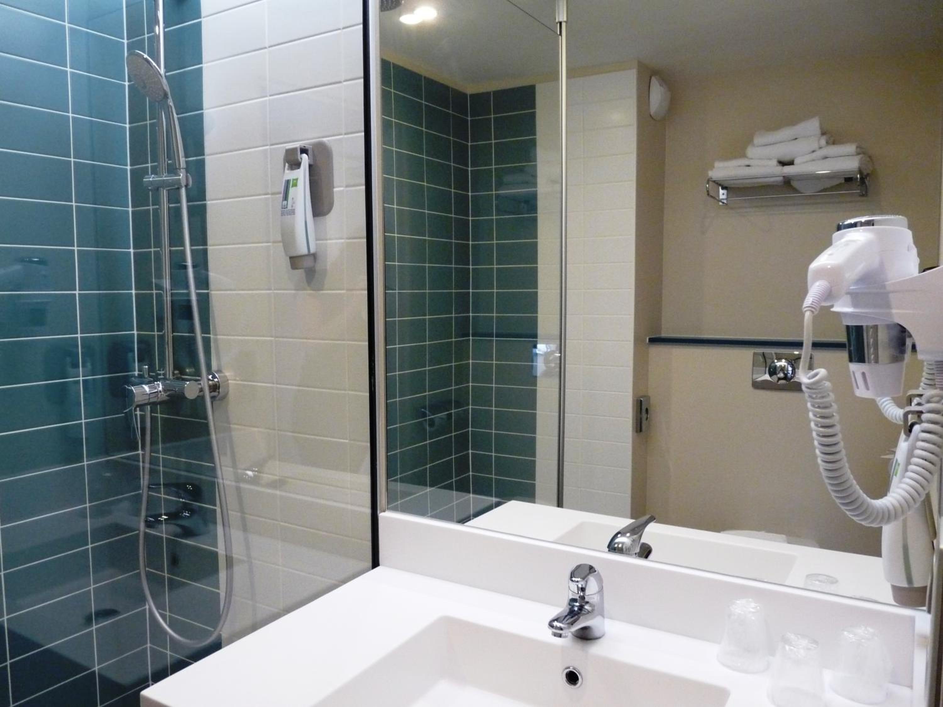 Standard Double Room - Photo 6