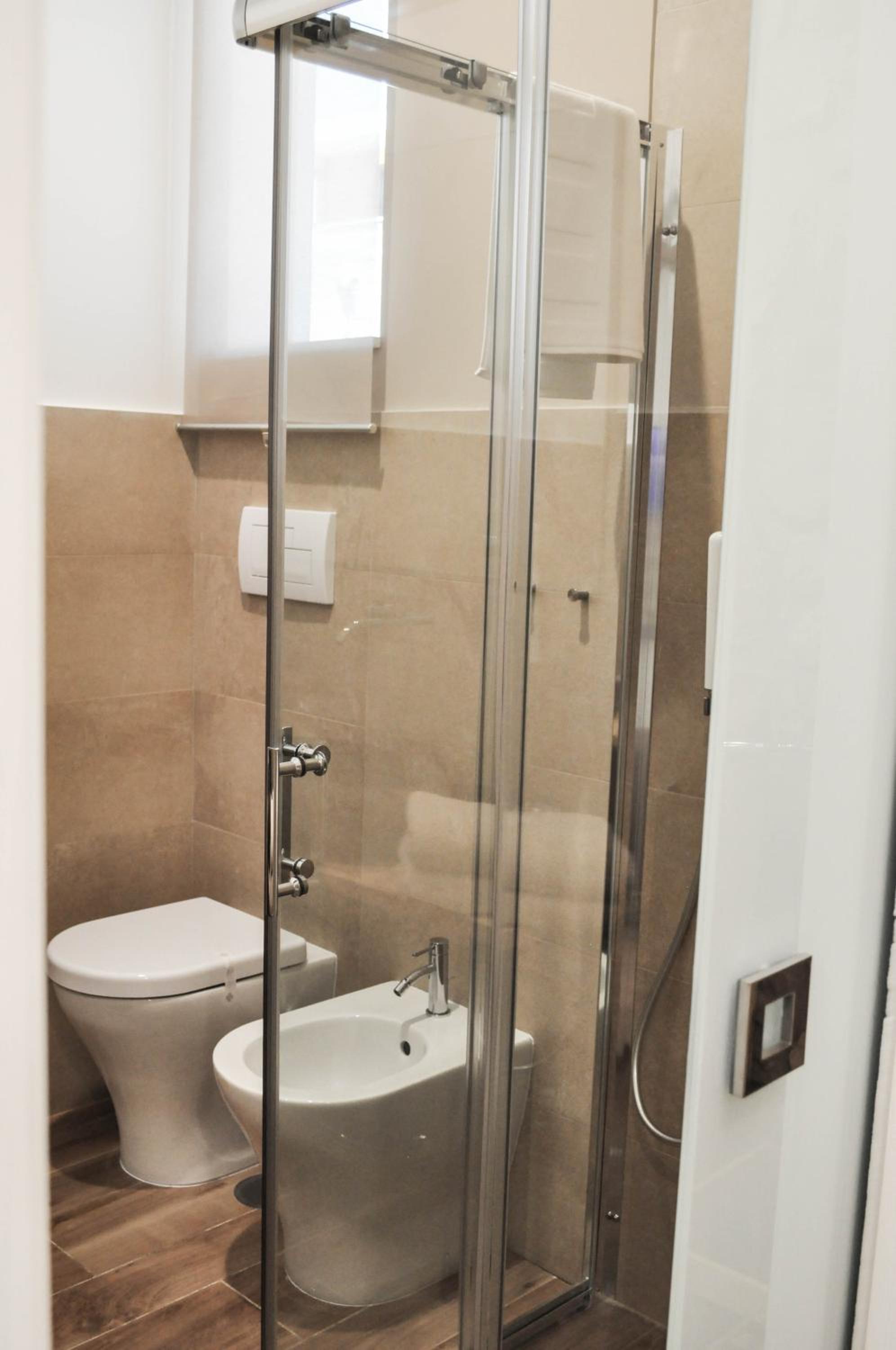 Double Room - Photo 7