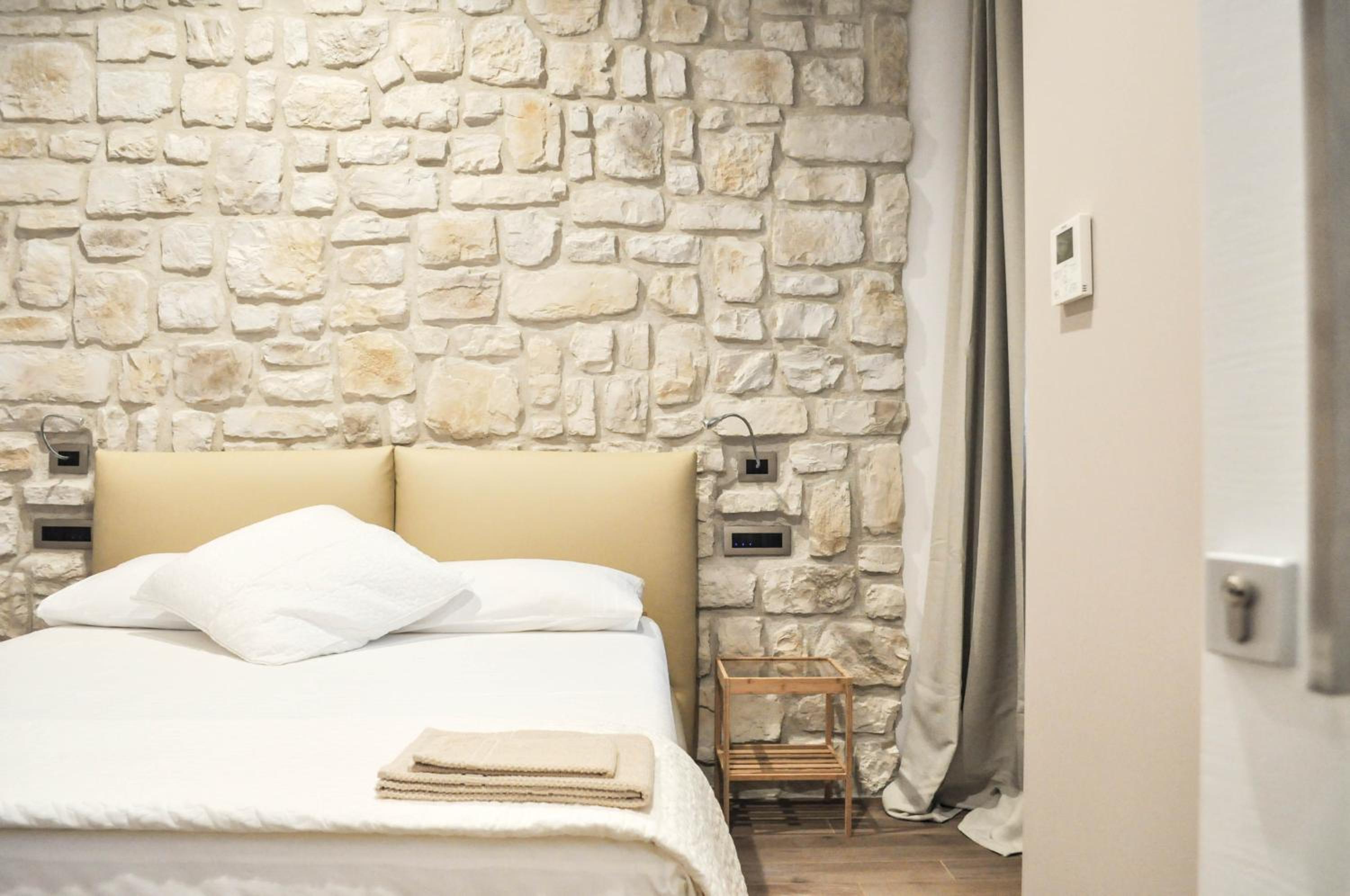 Deluxe Room - Photo 1