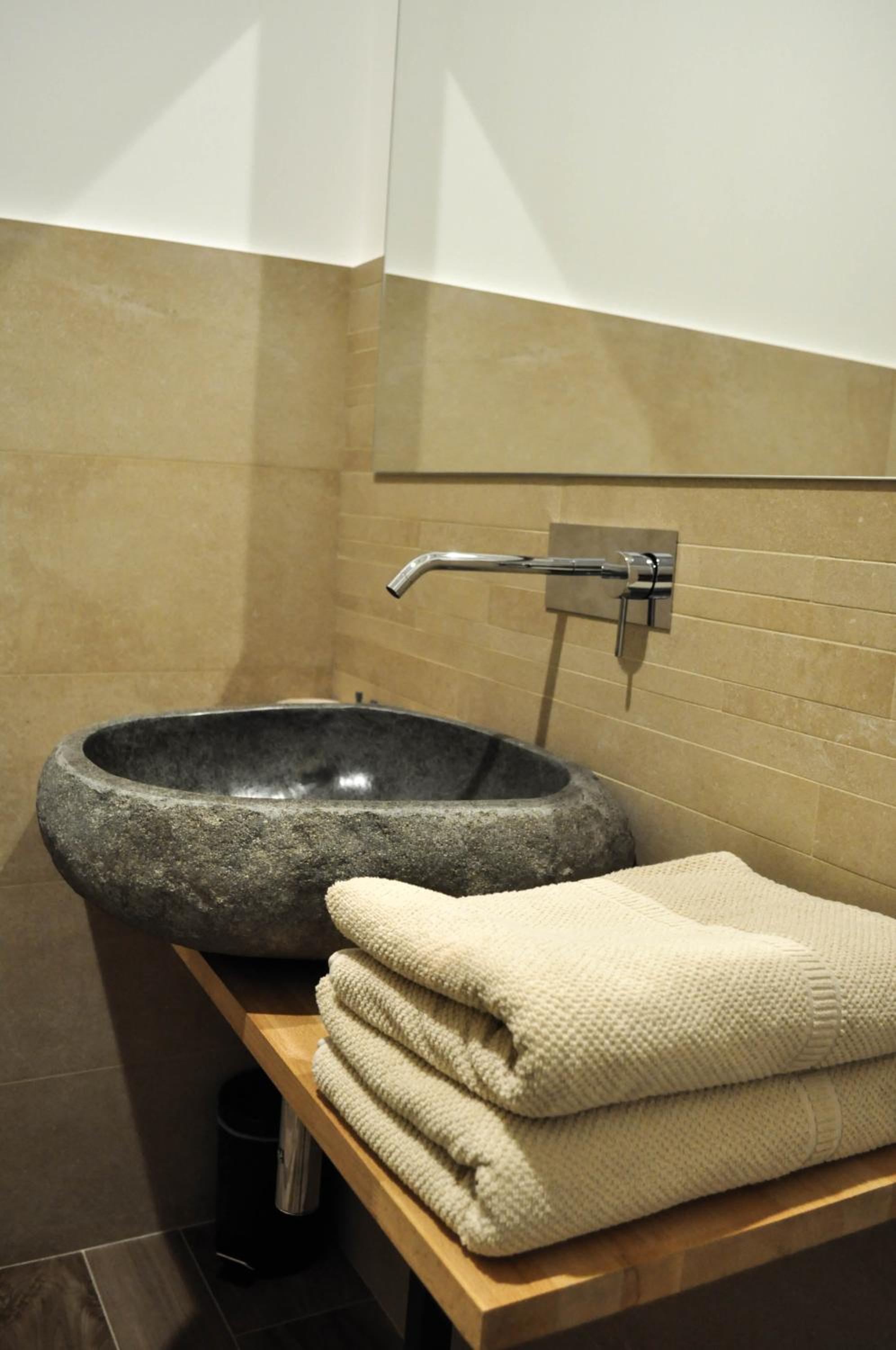 Deluxe Room - Photo 4
