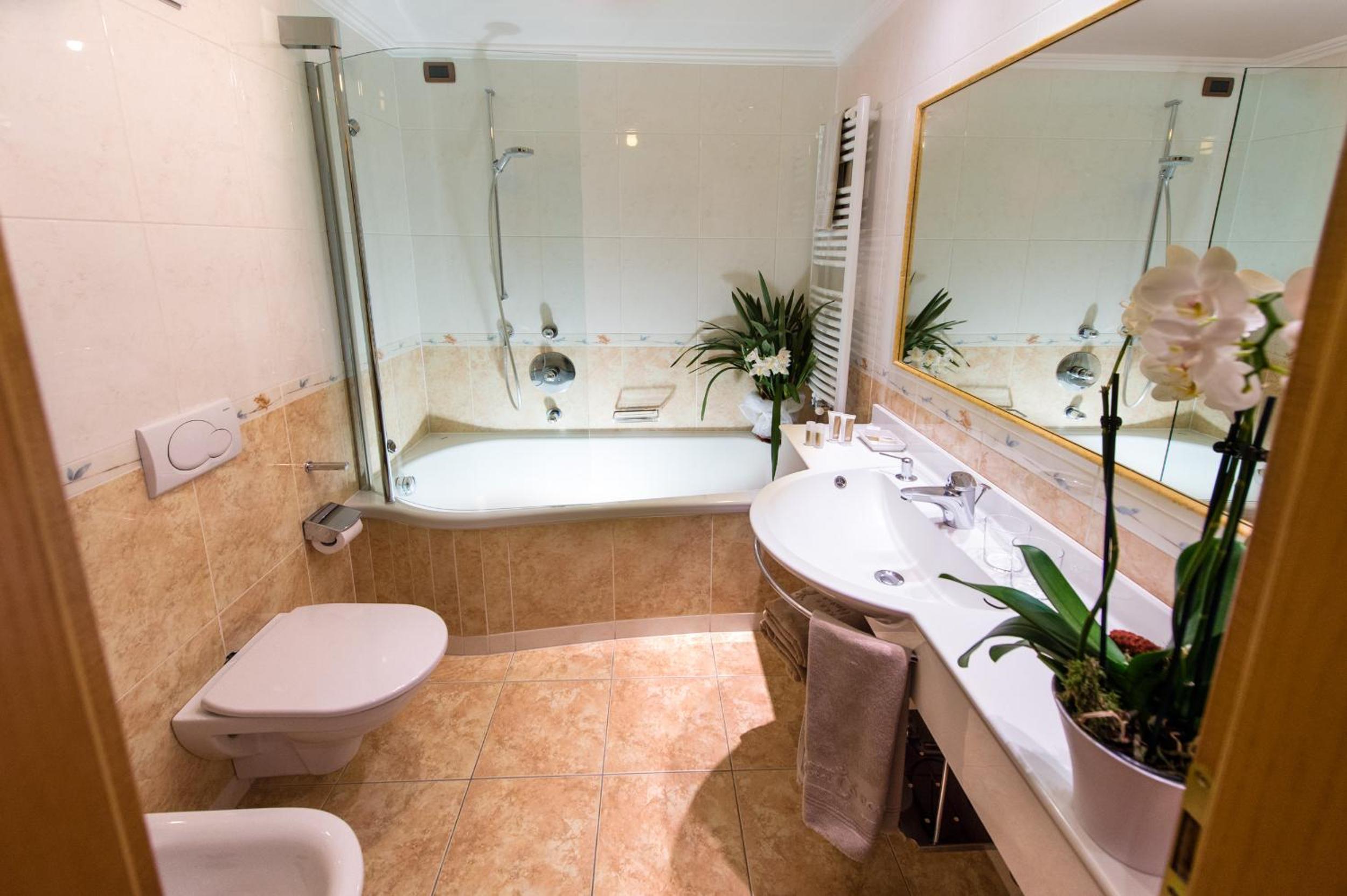 Superior Triple Room photo 3