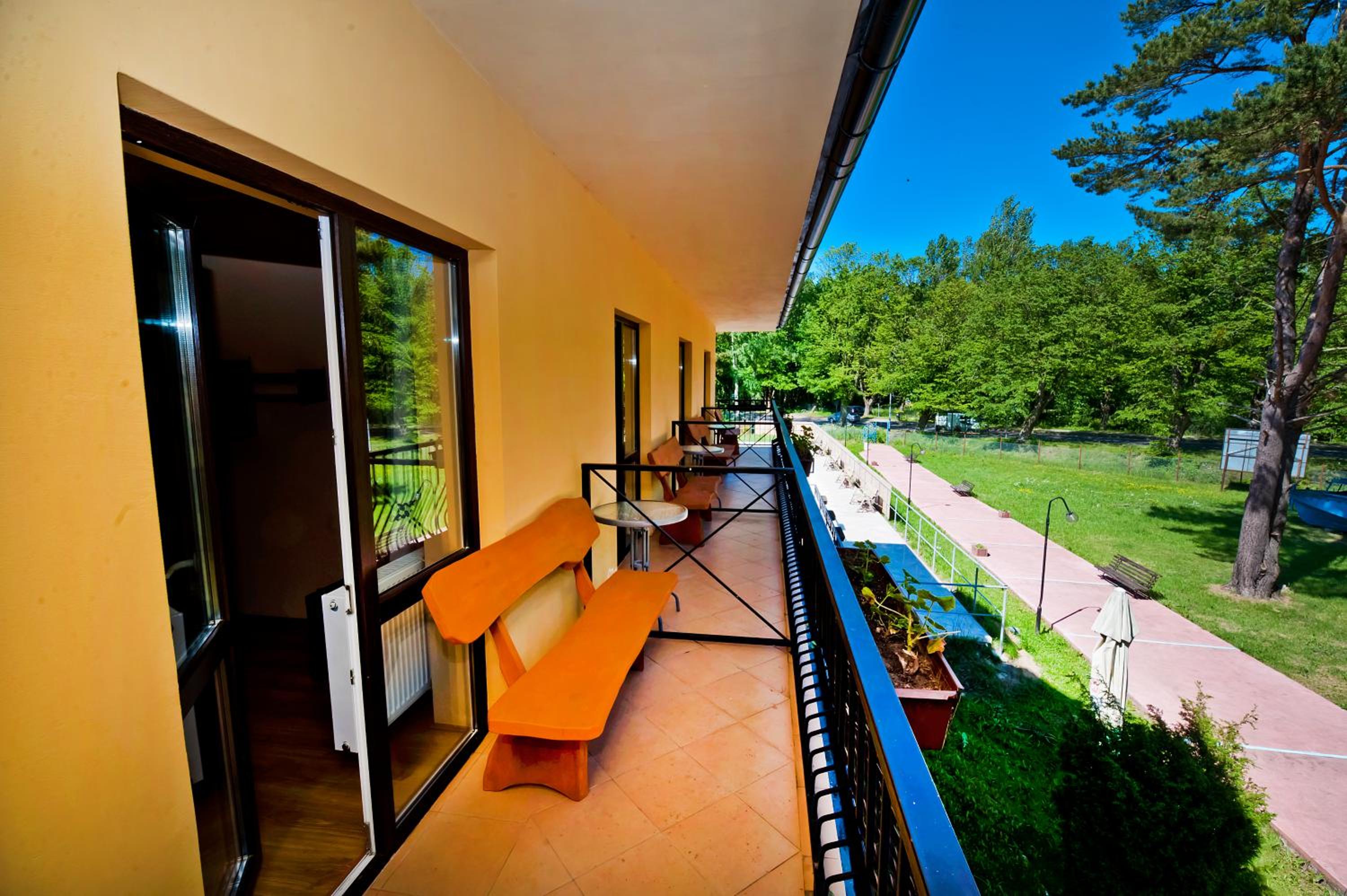 Double Room with Balcony - Photo 4