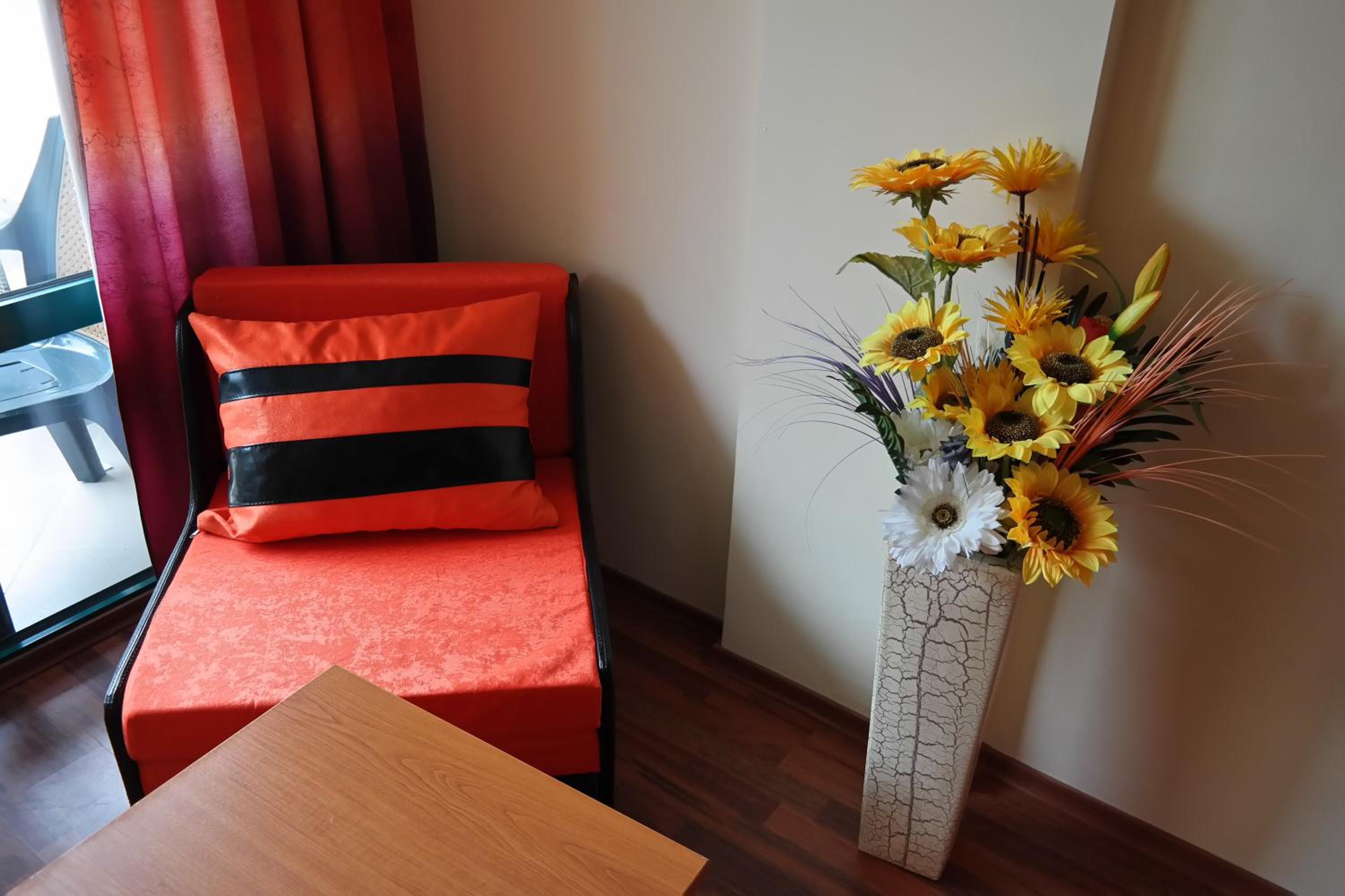 Twin Room with Extra Bed photo 1
