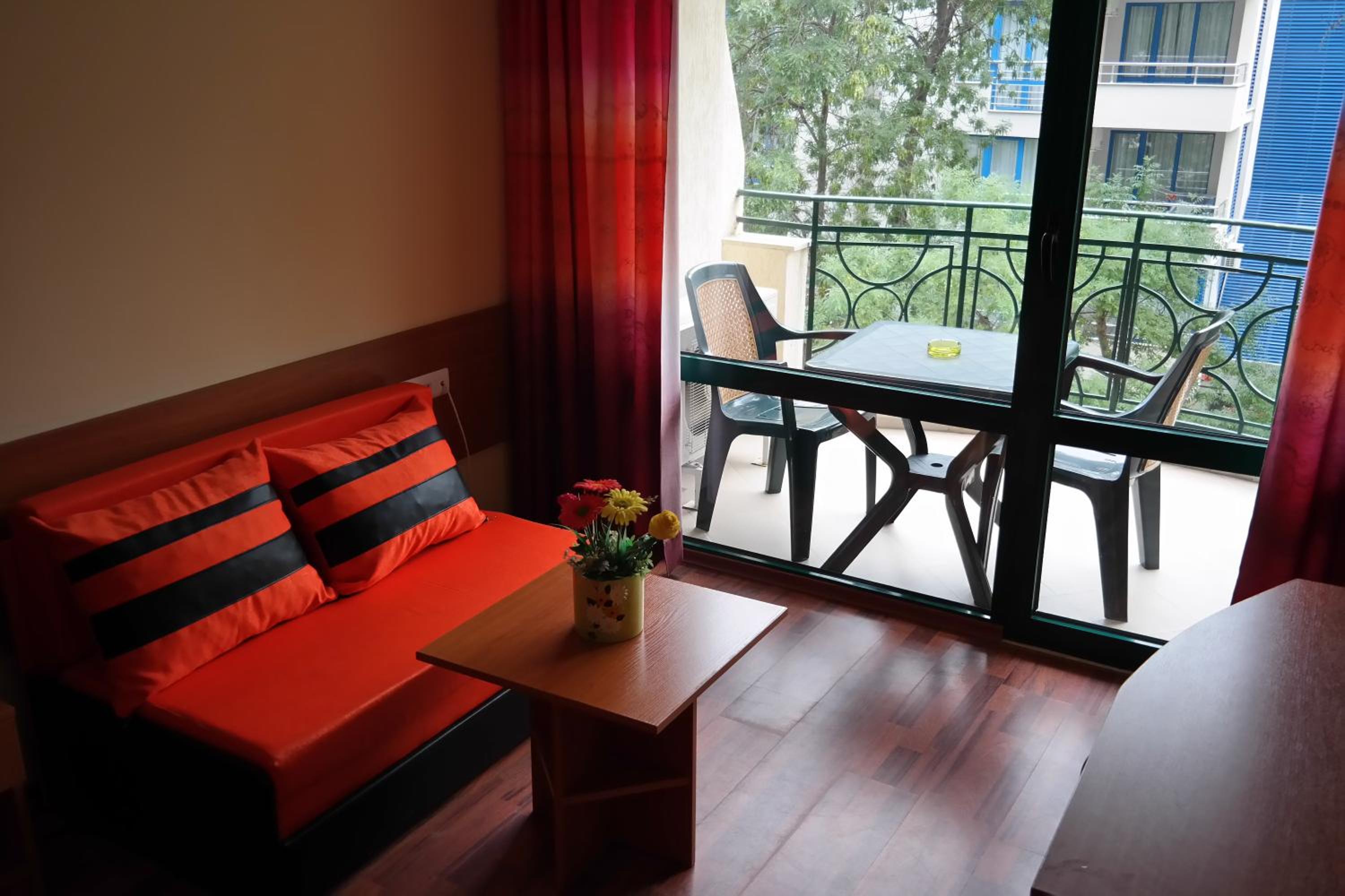 Twin Room (2 Adults + 2 Children) photo 3