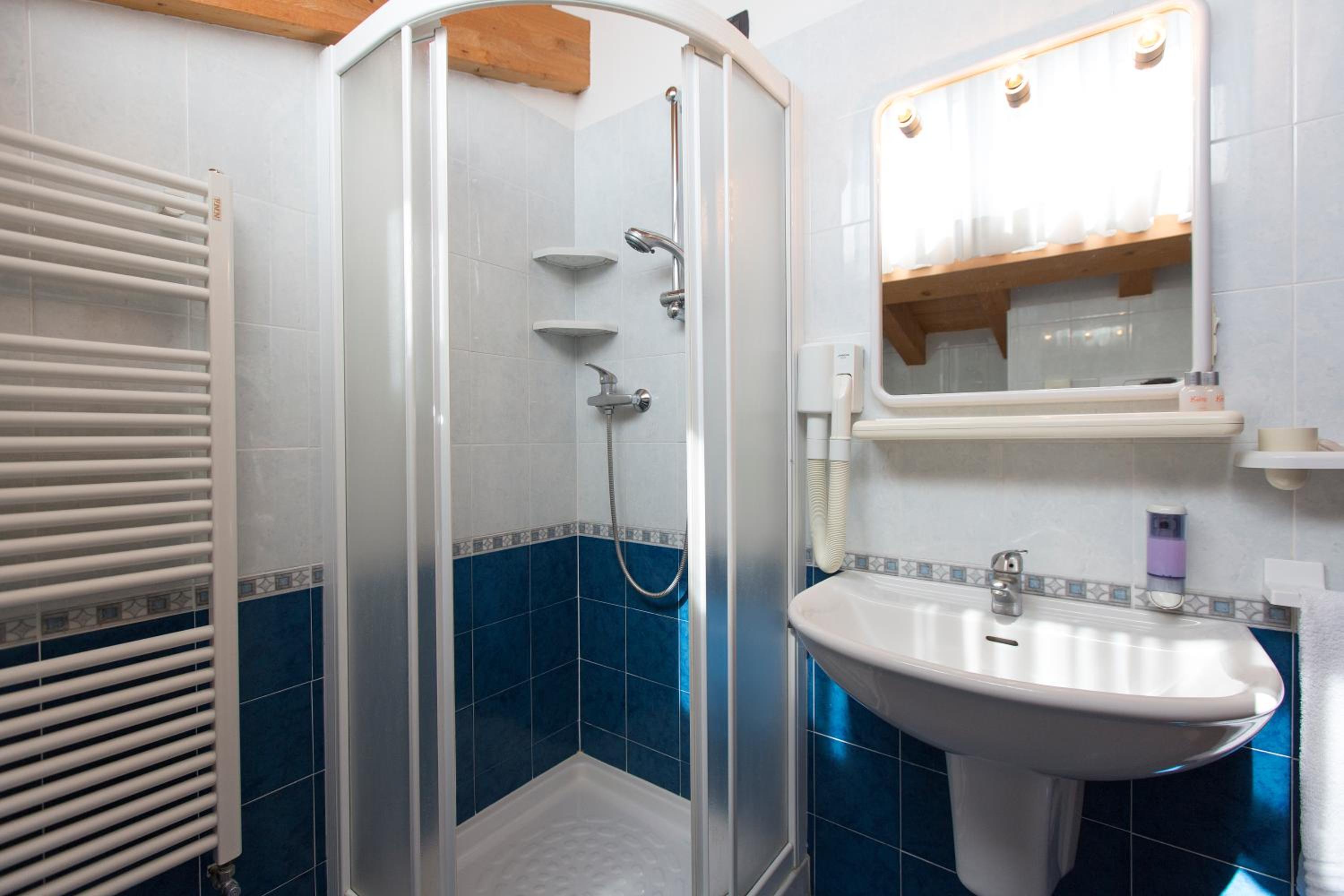 Double or Twin Room with Sea View photo 2