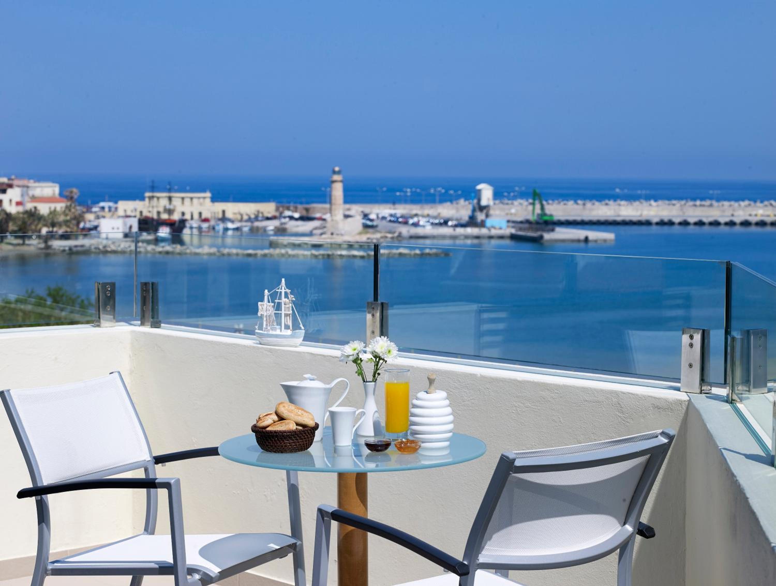 Deluxe Suite with Sea View
