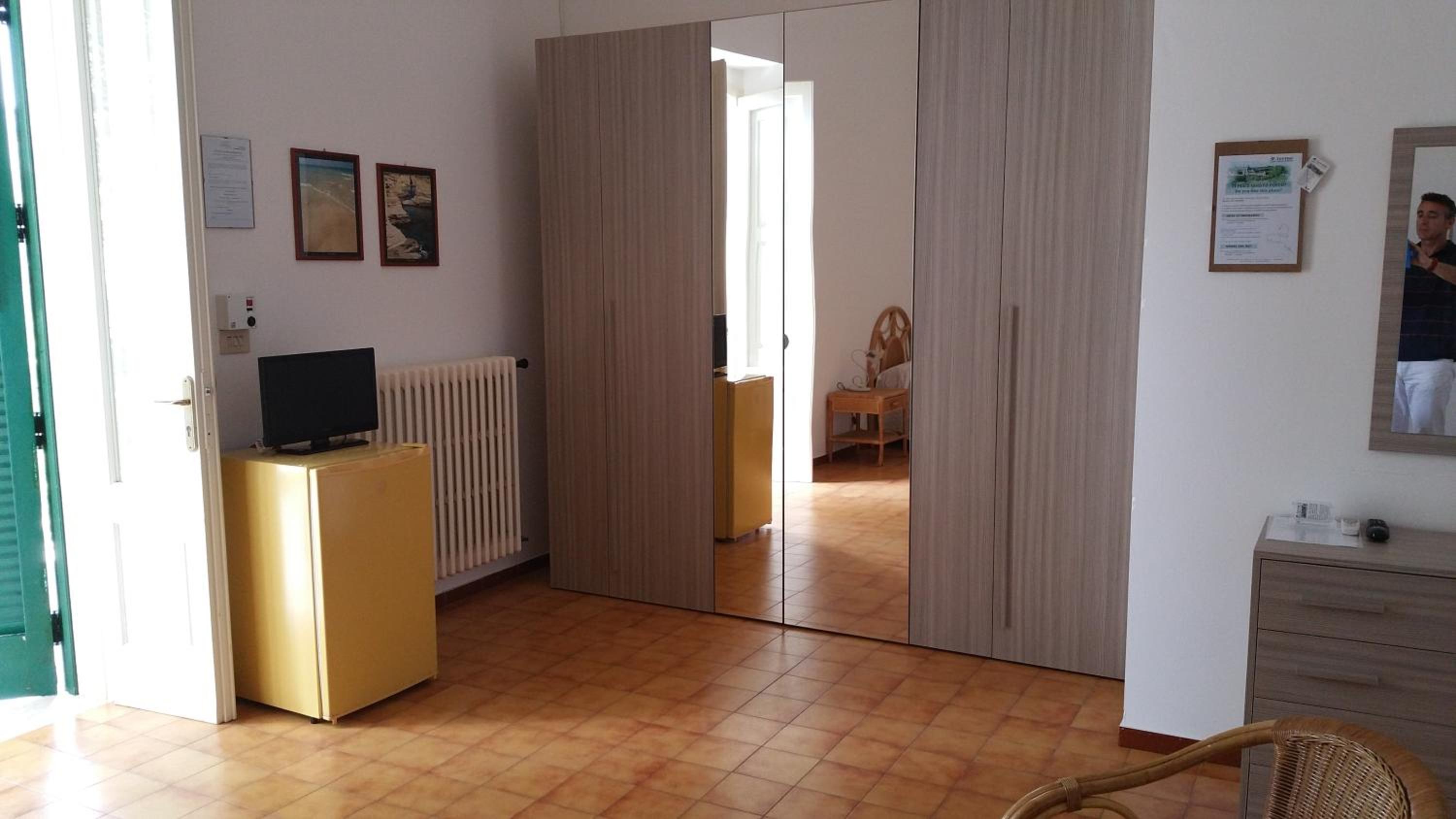 Deluxe Double Room with Balcony and Sea View