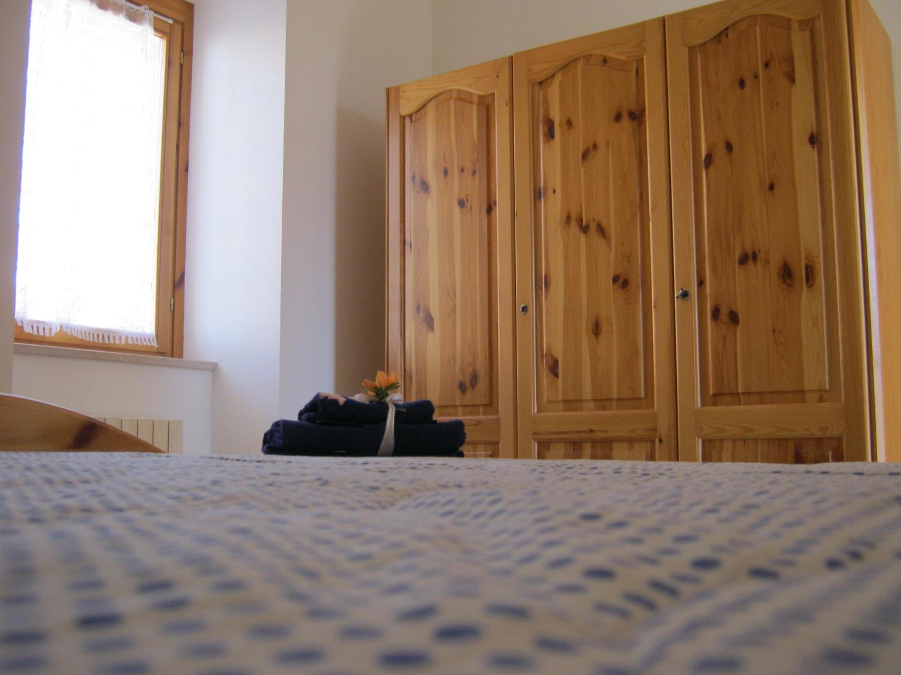 Quadruple Room with Private Bathroom - Photo 6