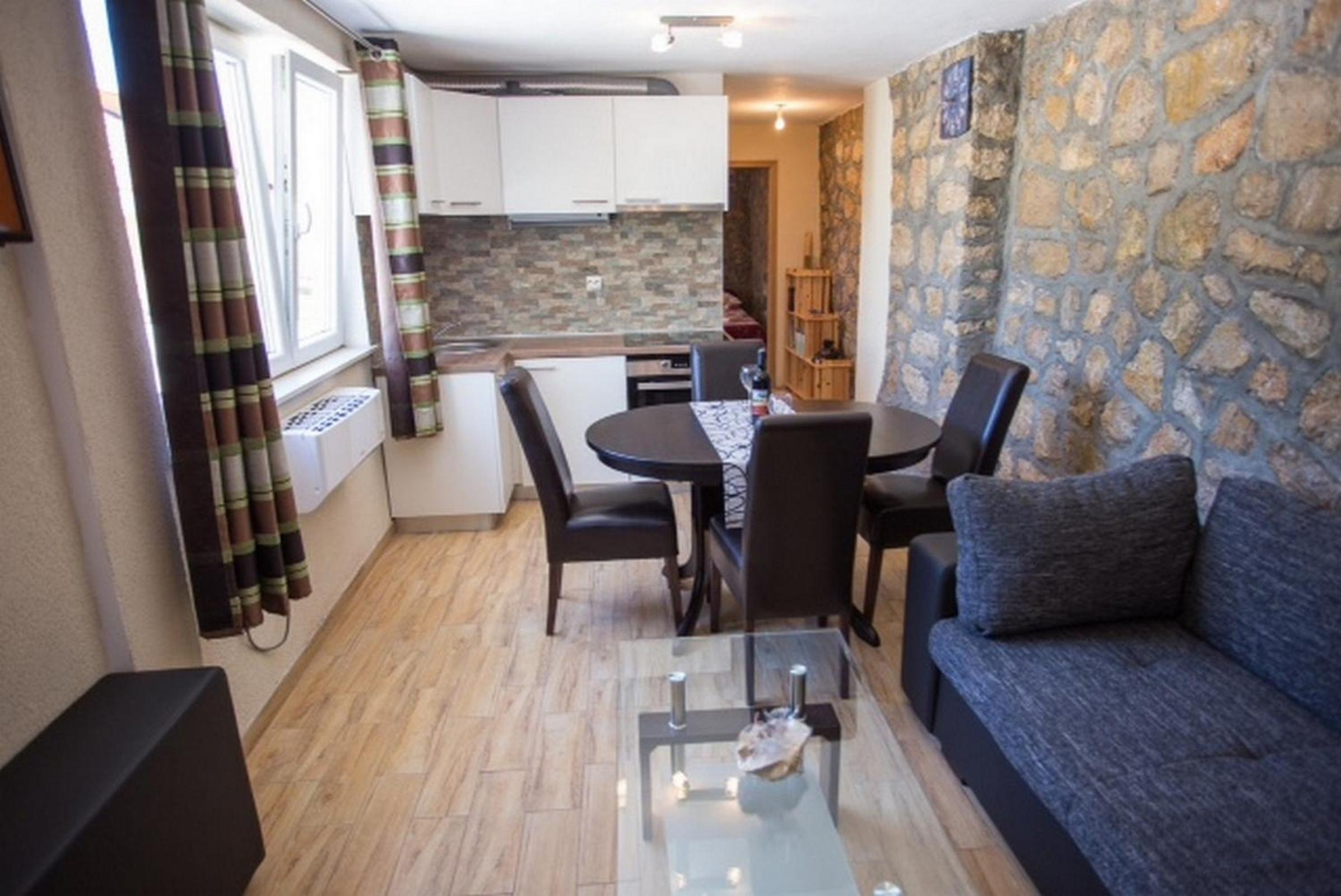 One-Bedroom Apartment with Terrace and Sea View photo 1
