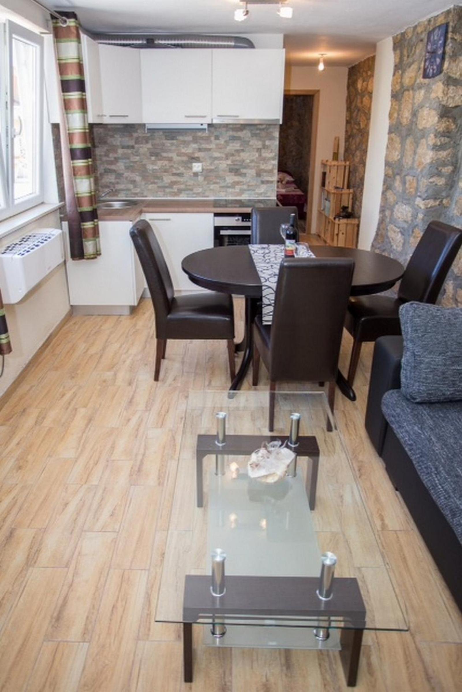 One-Bedroom Apartment with Terrace and Sea View photo 3