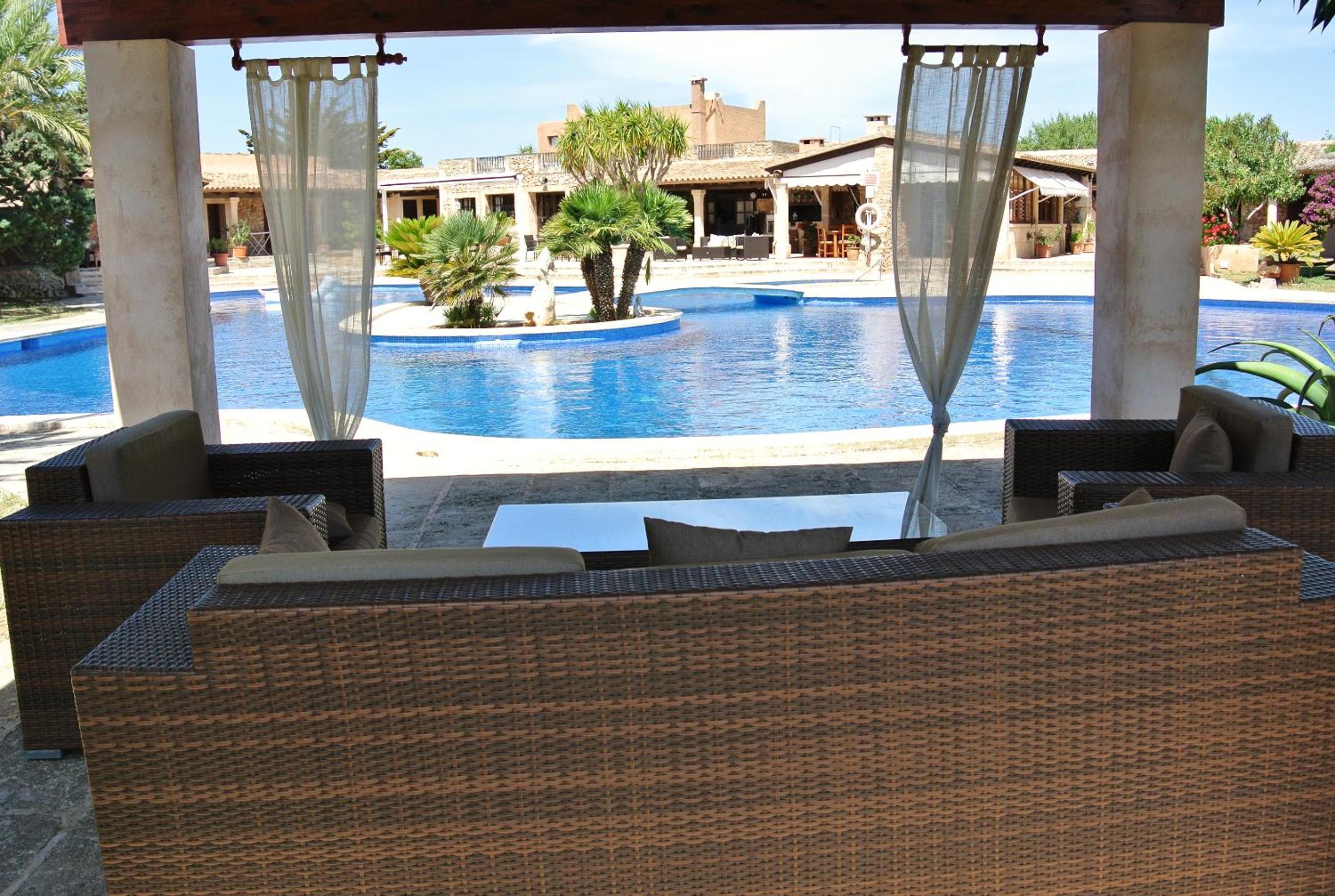 Family Room with Terrace photo 3