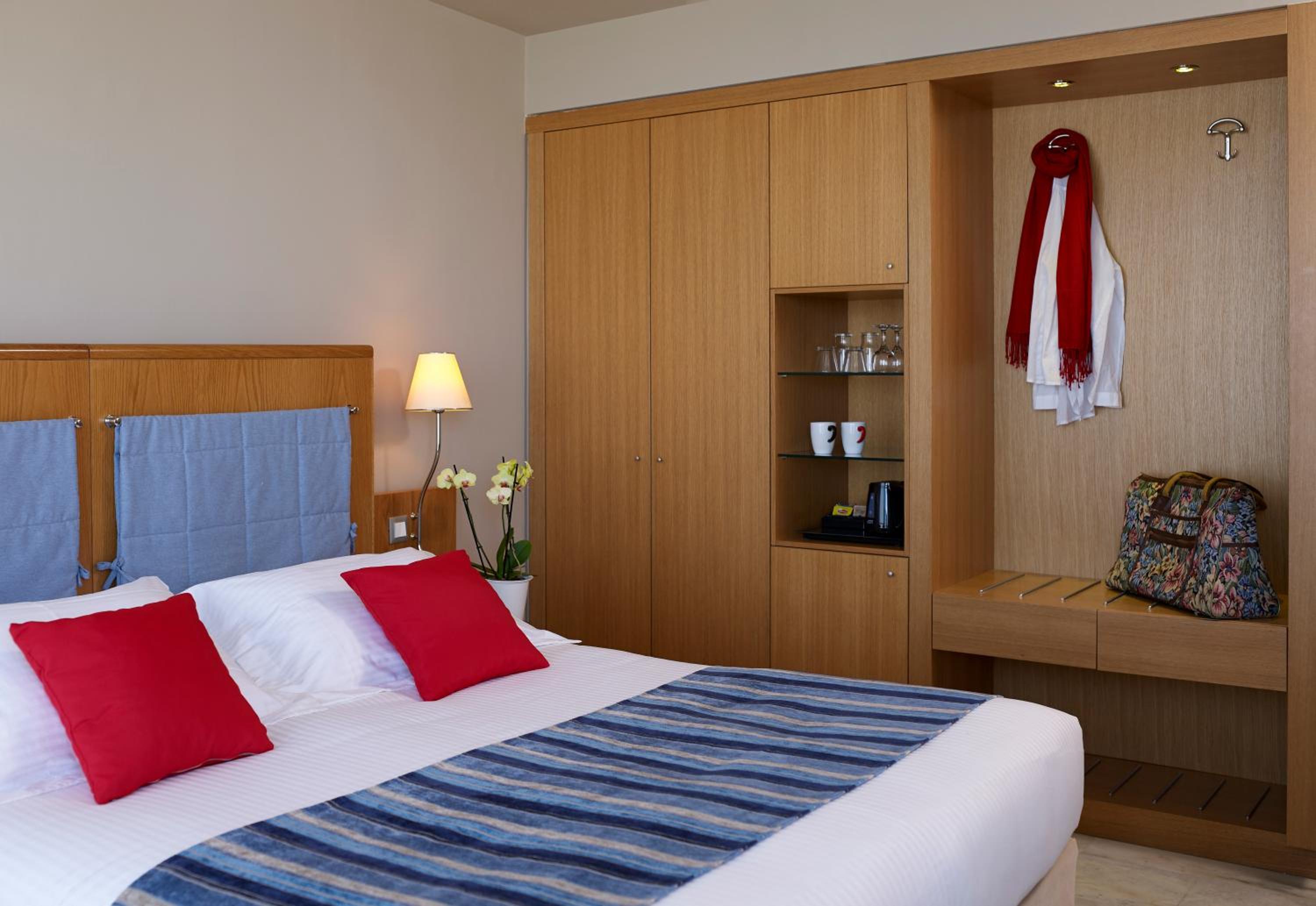Double Room with Sea View - Photo 1