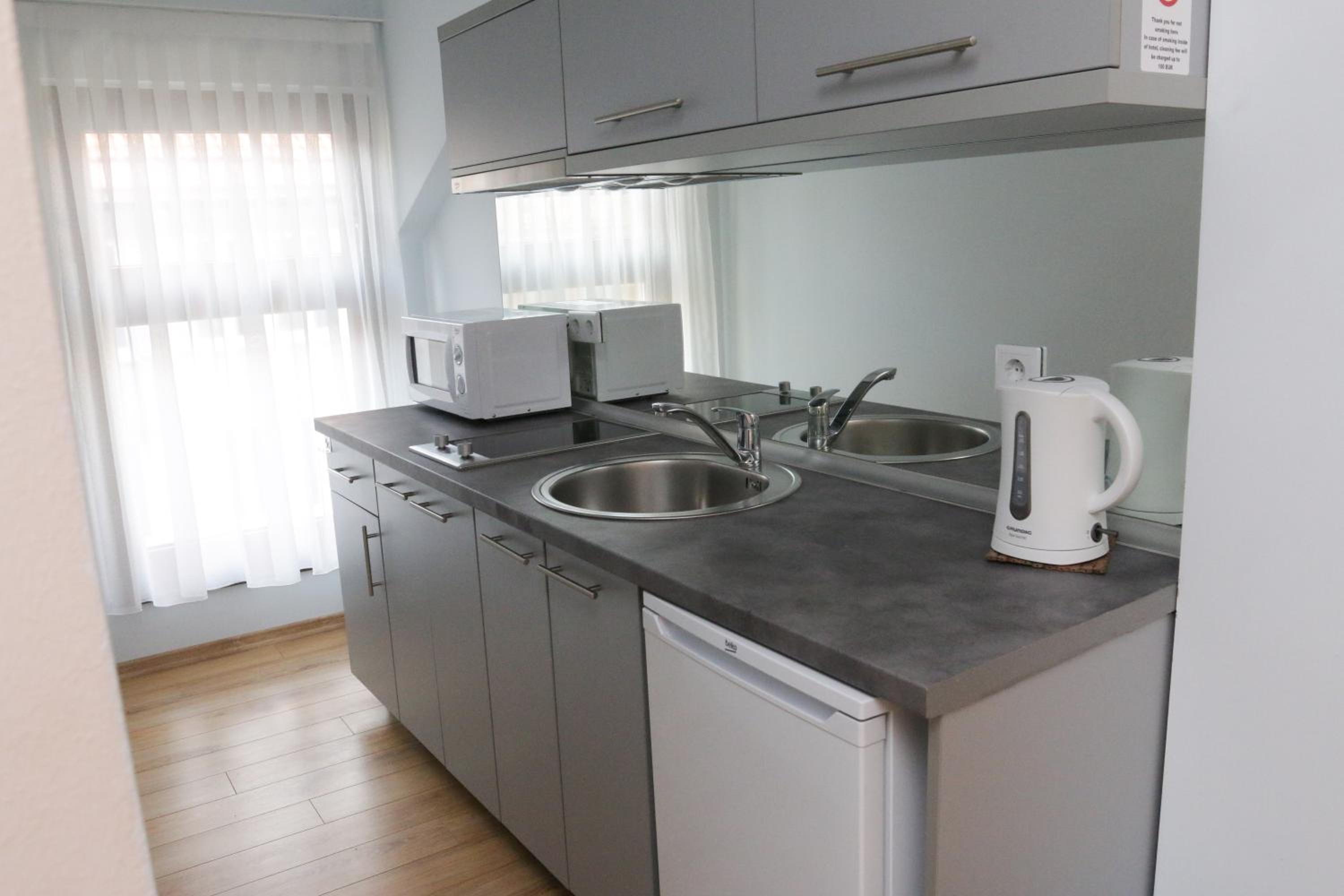 One-Bedroom Apartment - Photo 6