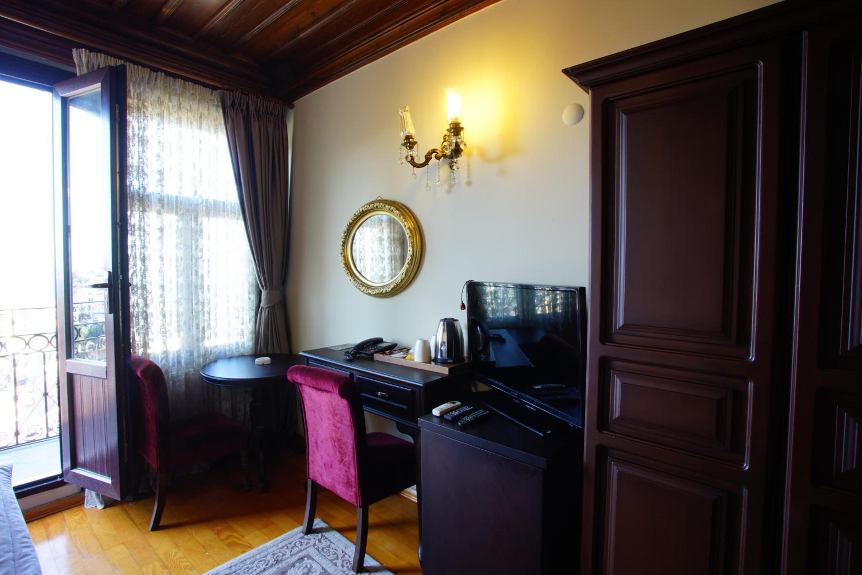 Double Room with Balcony photo 1