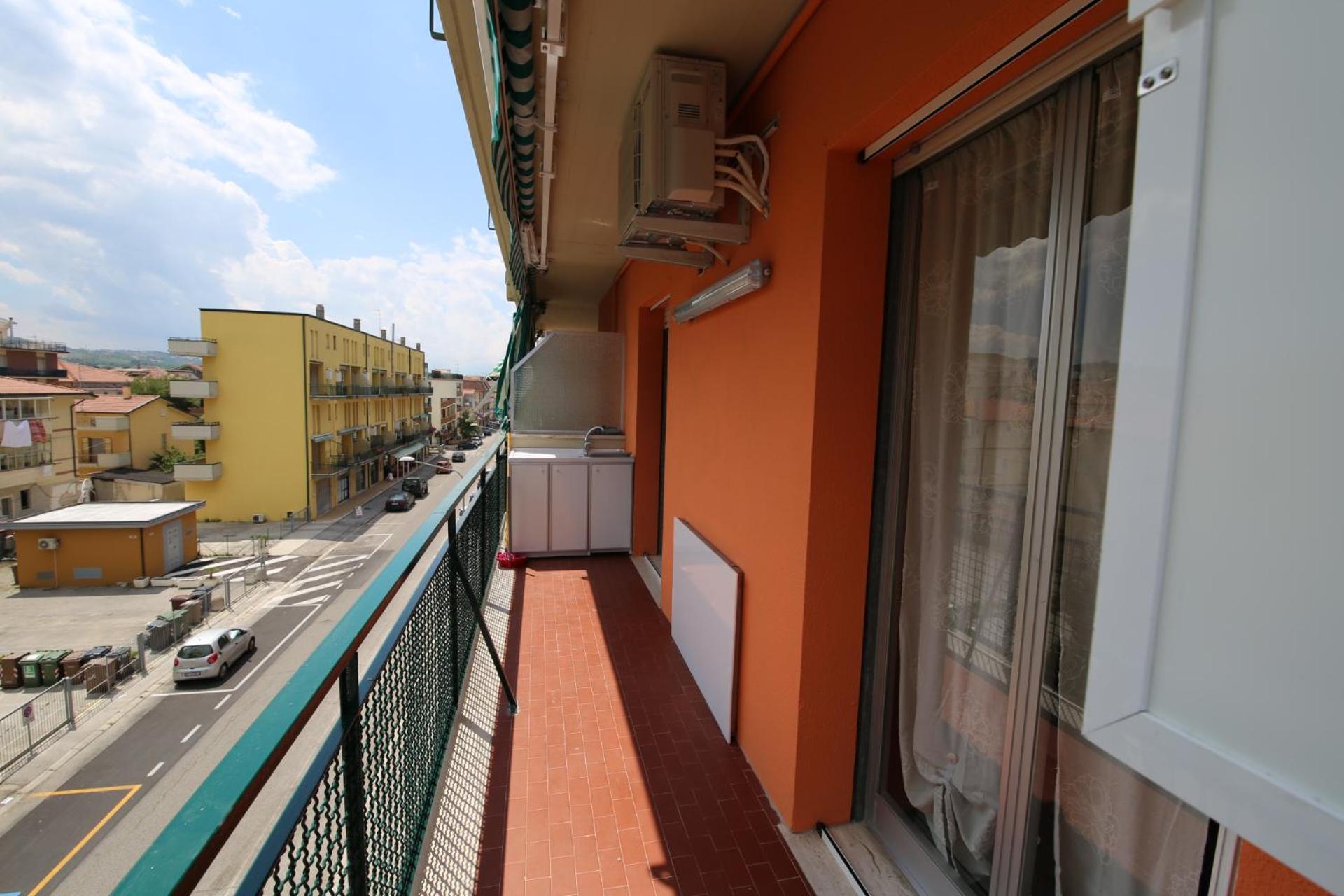 Apartment - Photo 4