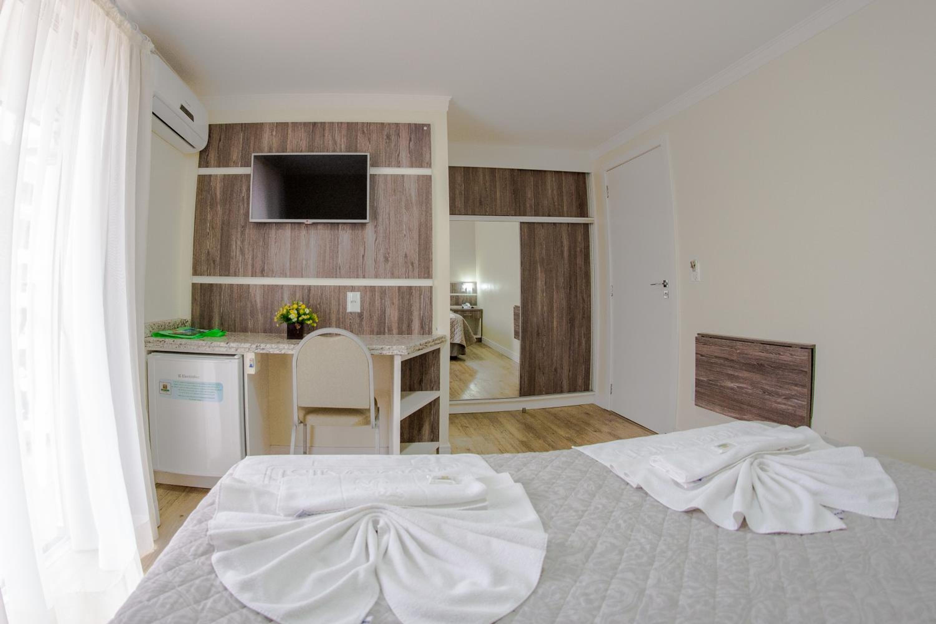 Double or Twin Room photo 3