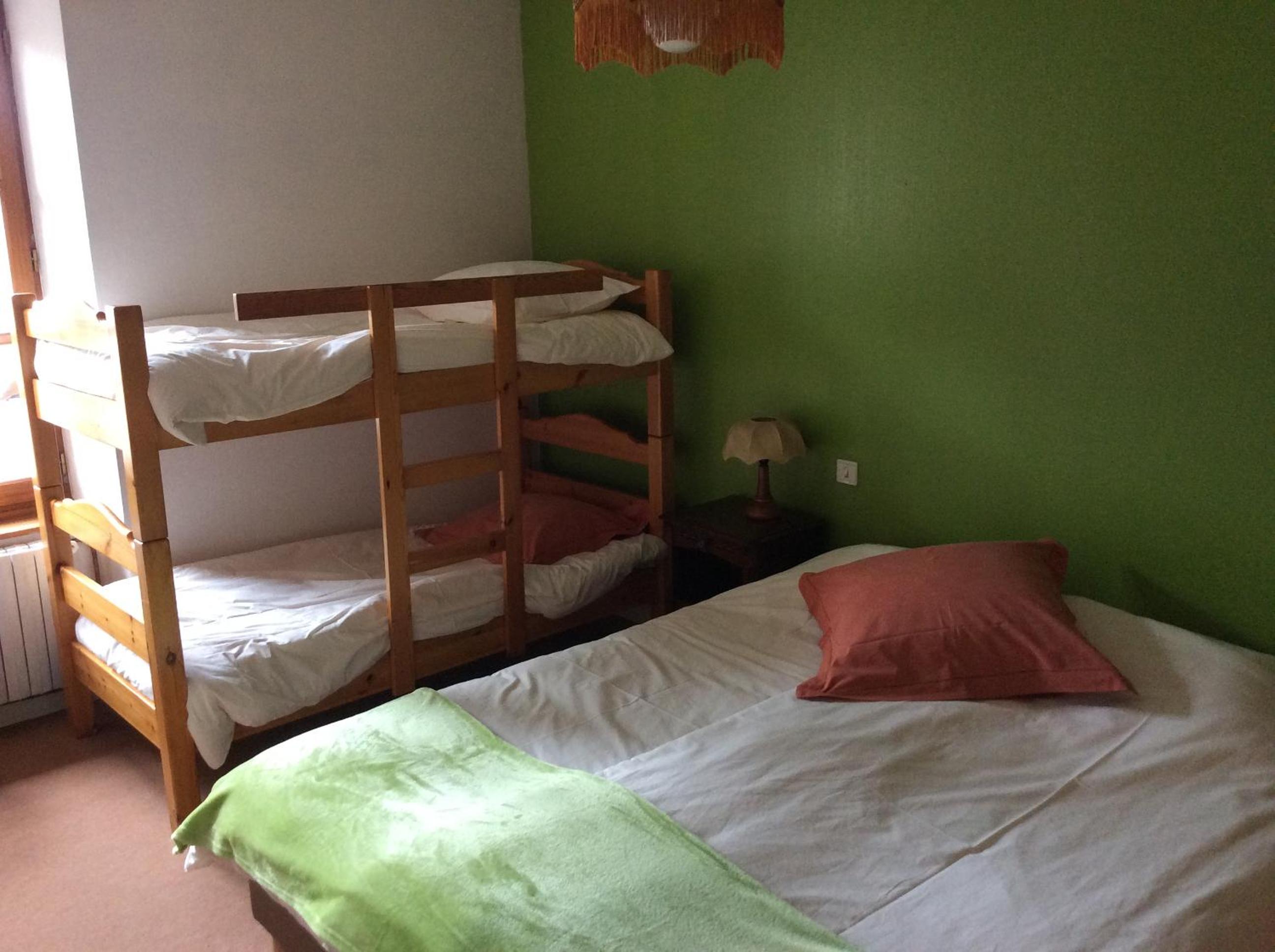 Basic Quadruple Room (2 Adults + 2 Children) photo 3