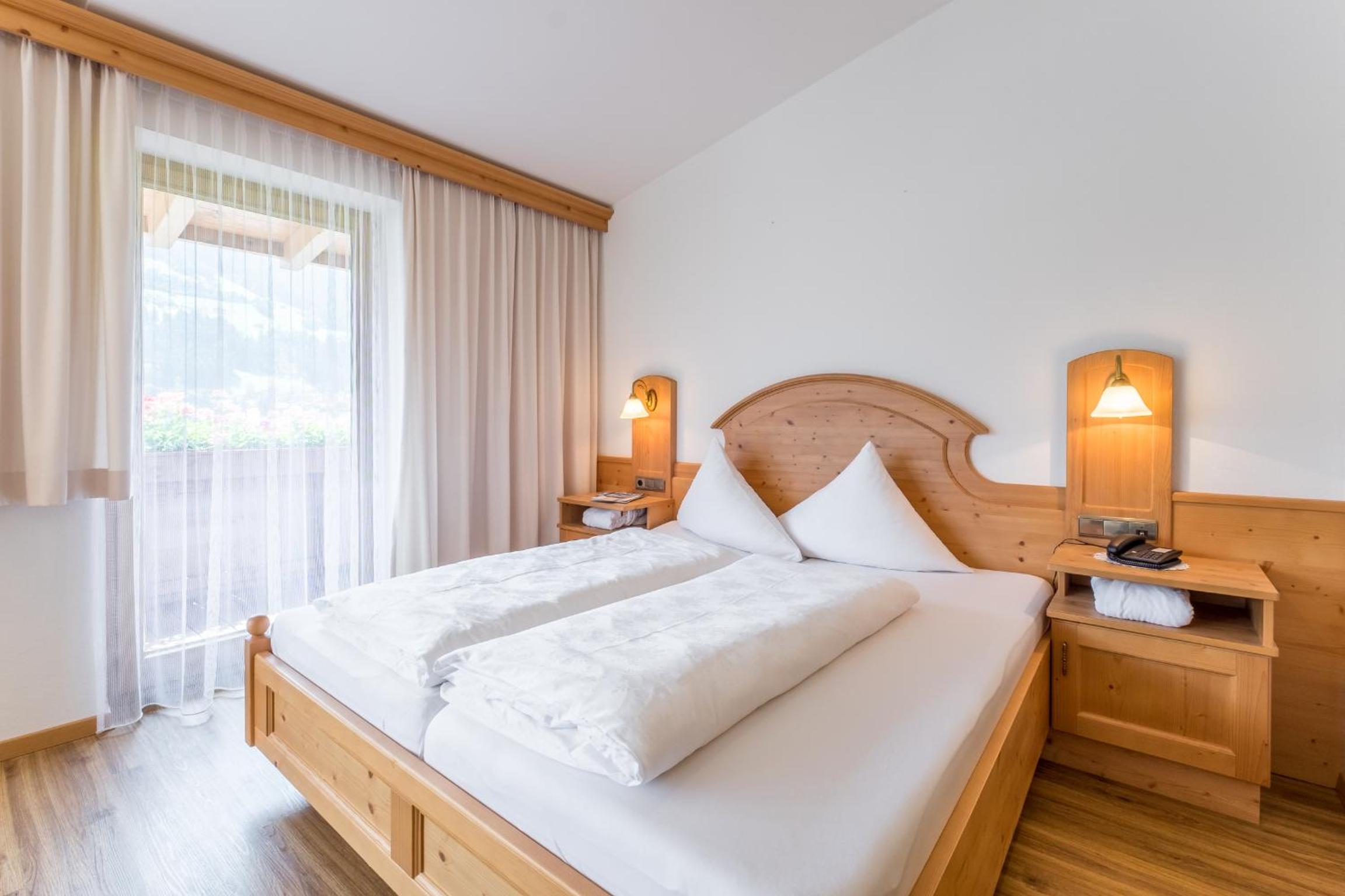 Deluxe Double Room photo 3