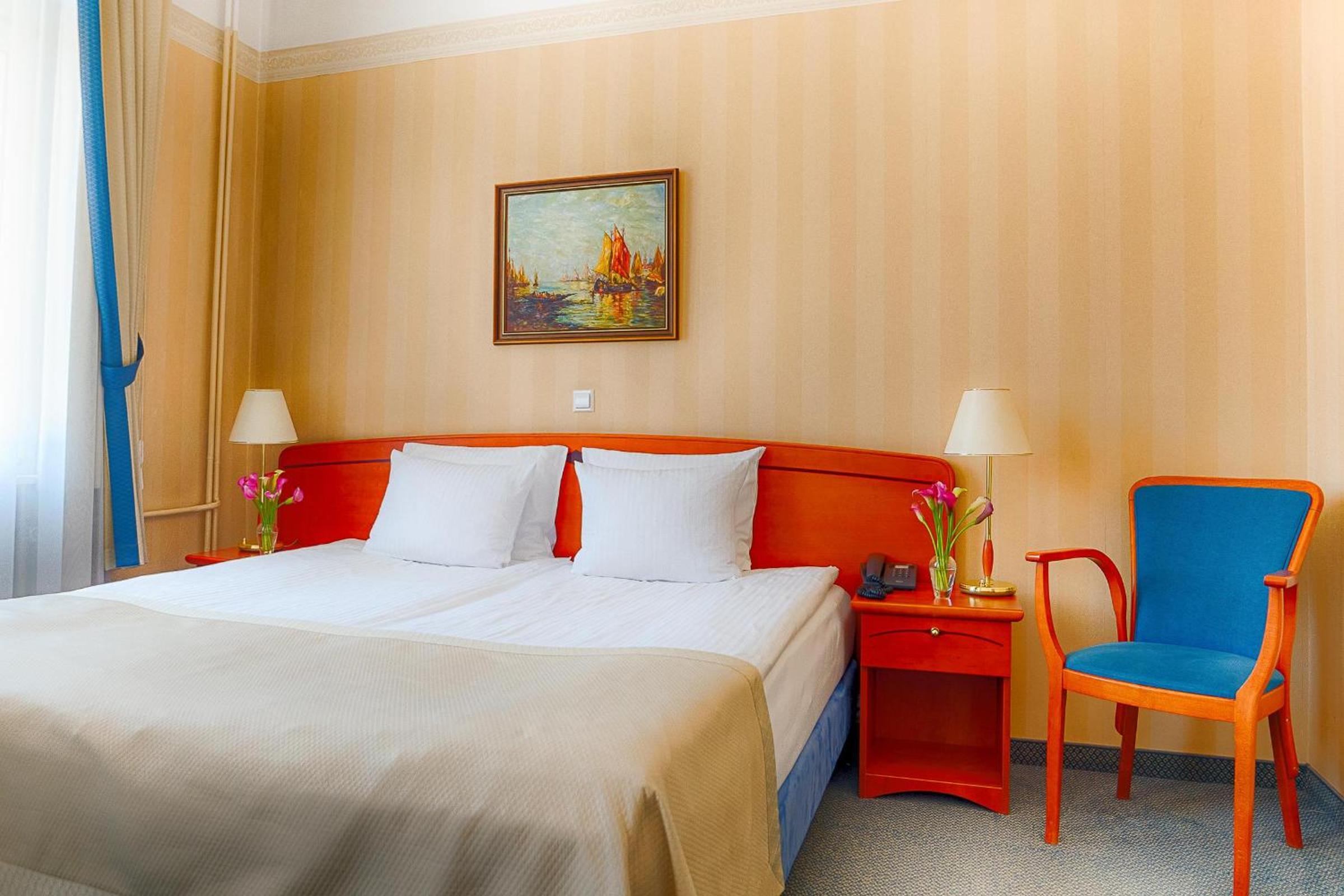 Standard Double Room - Photo 7