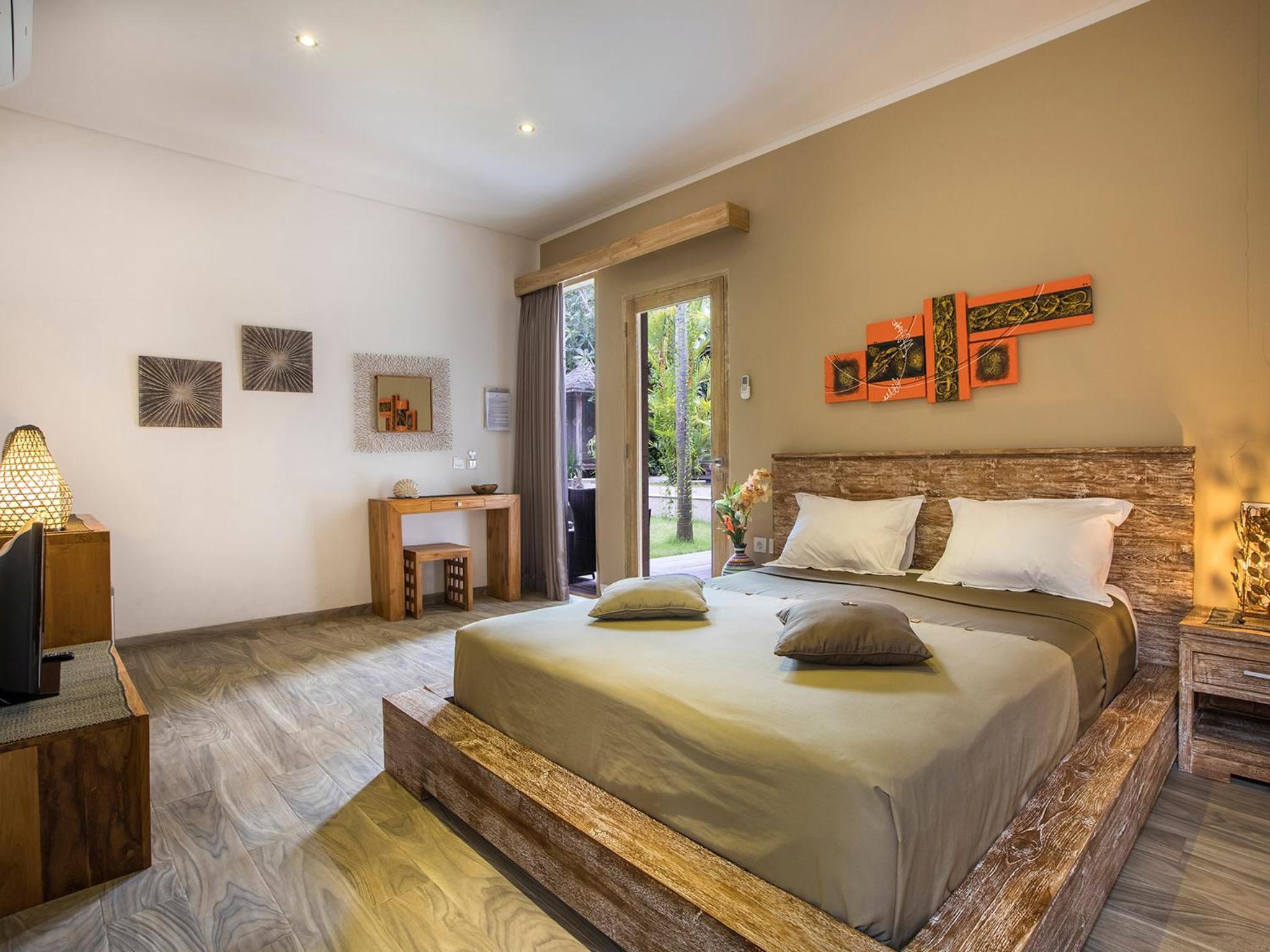 Deluxe King Room - Photo 12