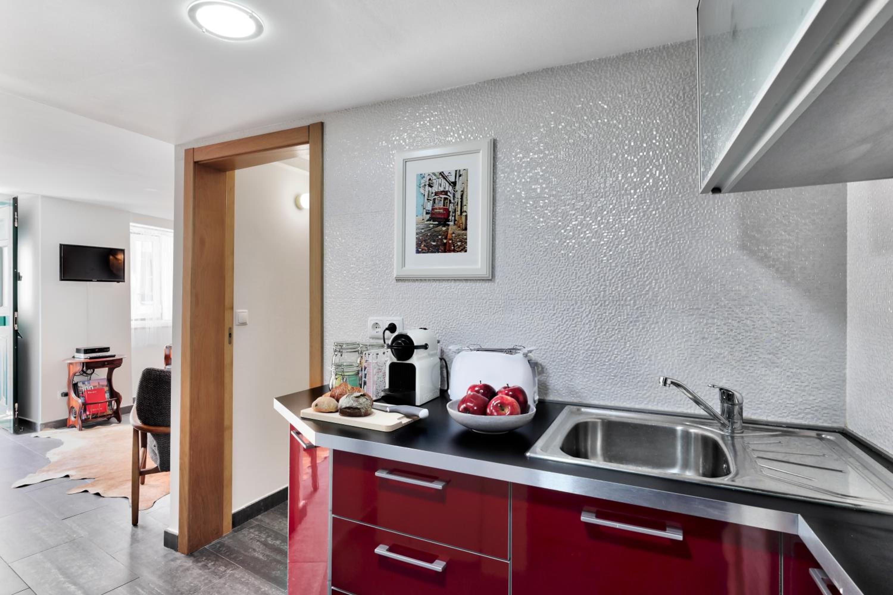 Apartment - Photo 8