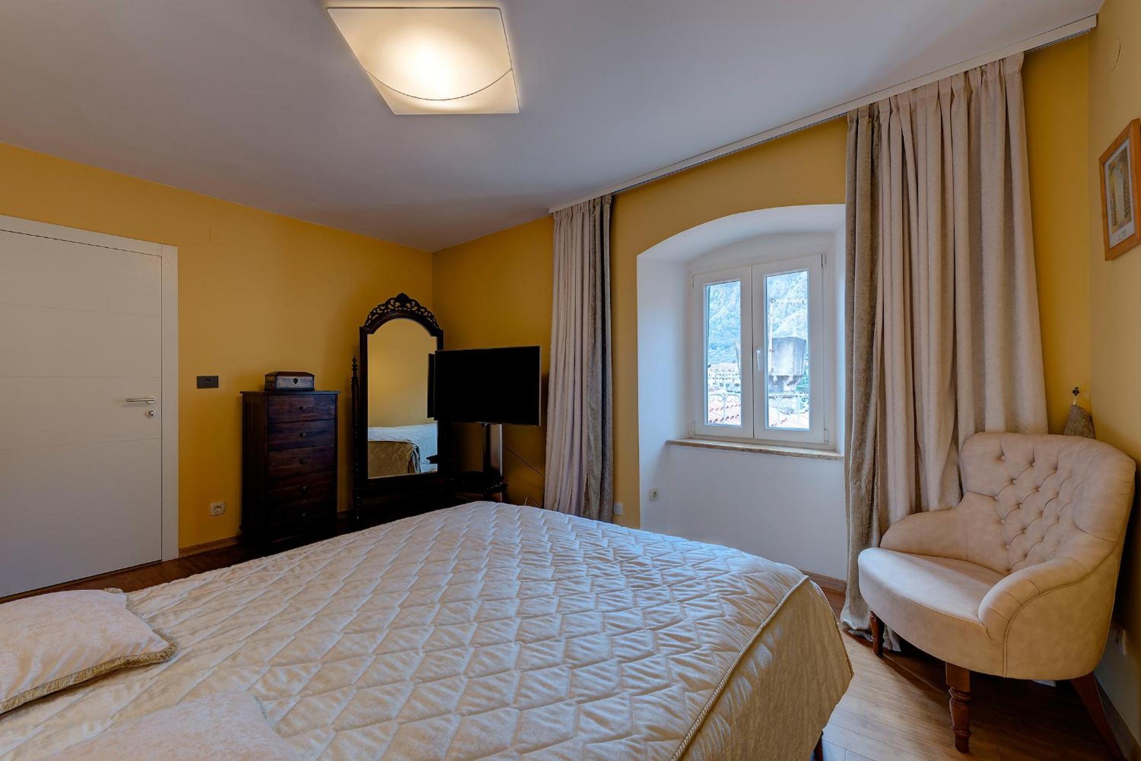 Apartment - Split Level