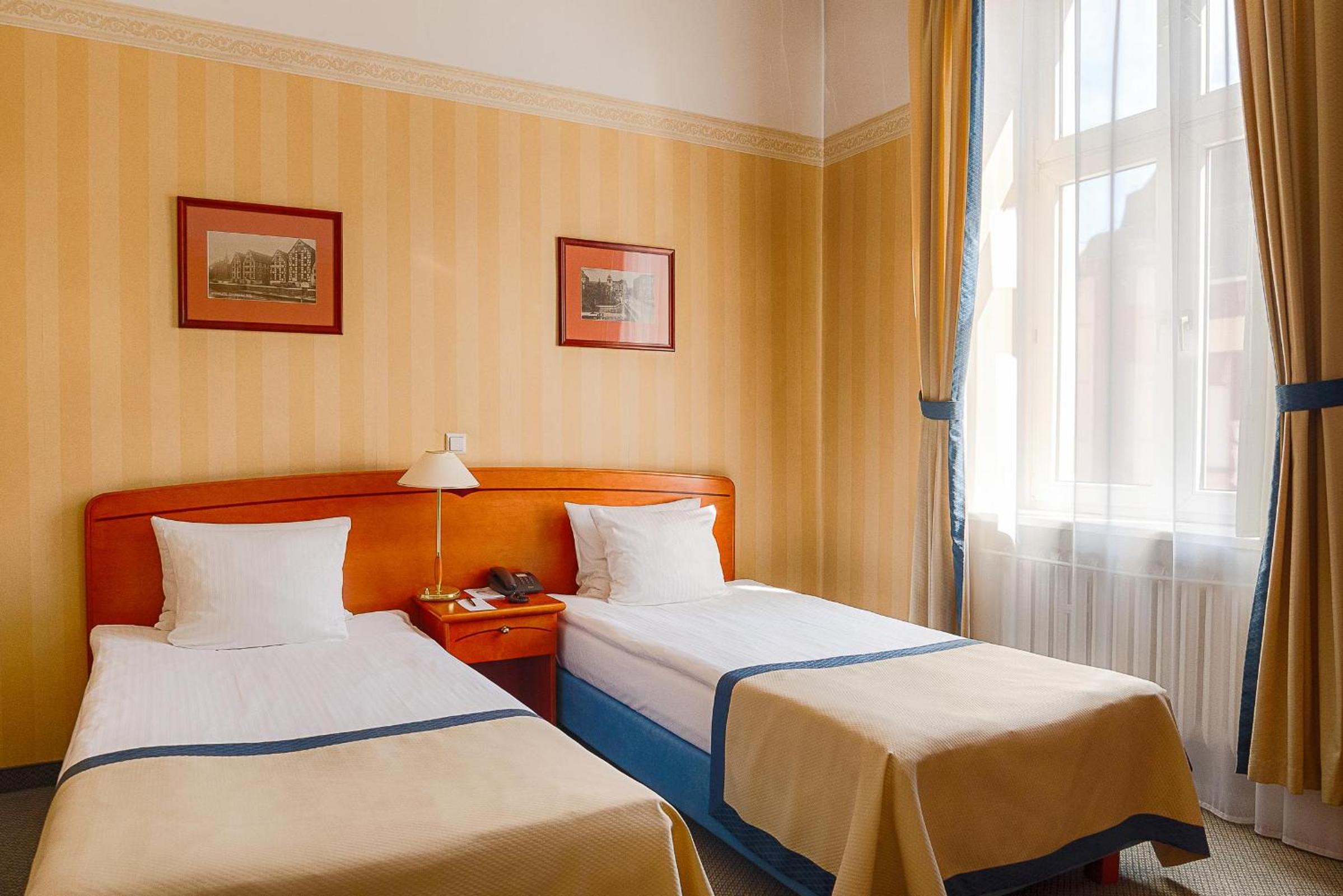 Standard Twin Room - Photo 3