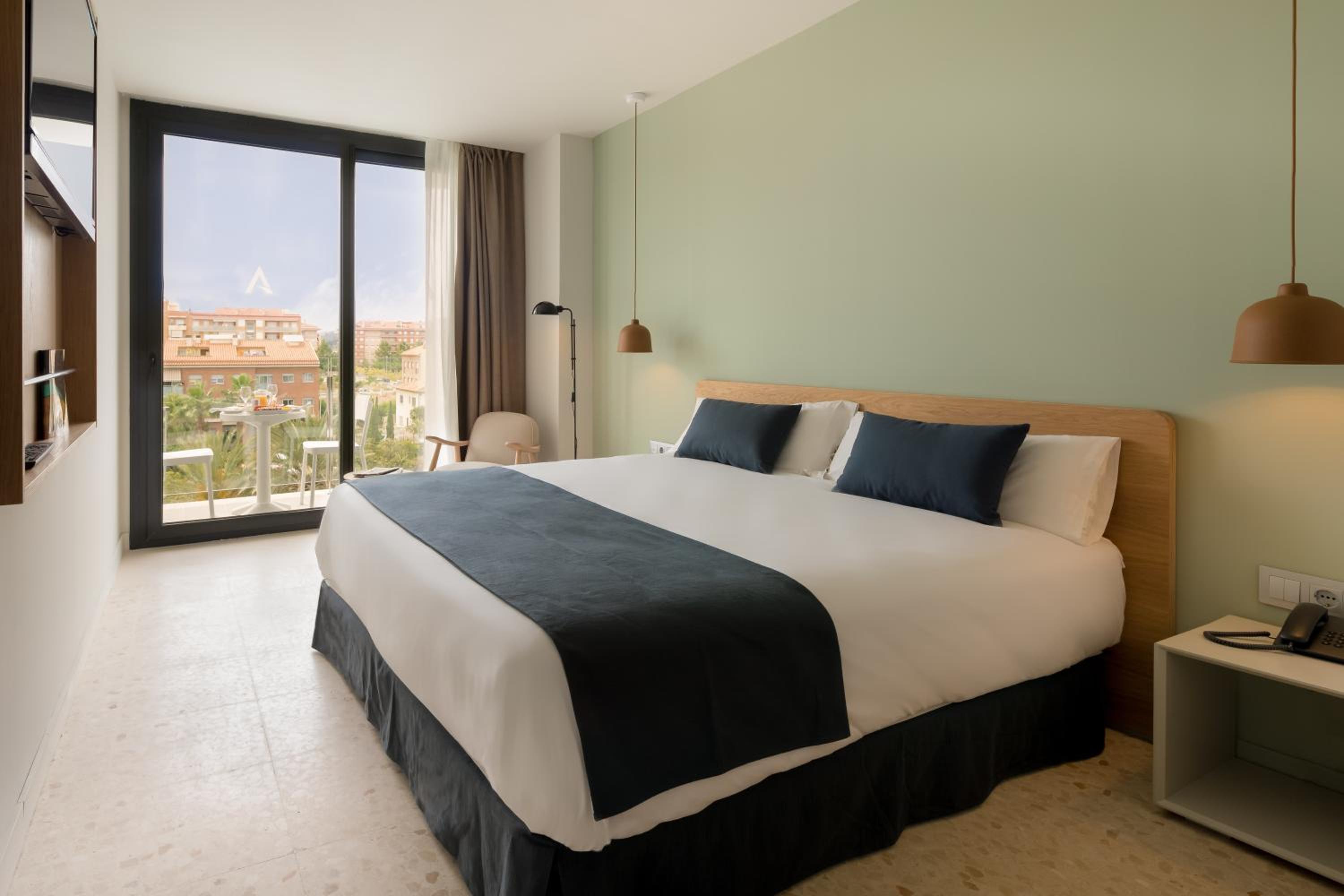 Premium Double Room (1 Adult) with pool view photo 3