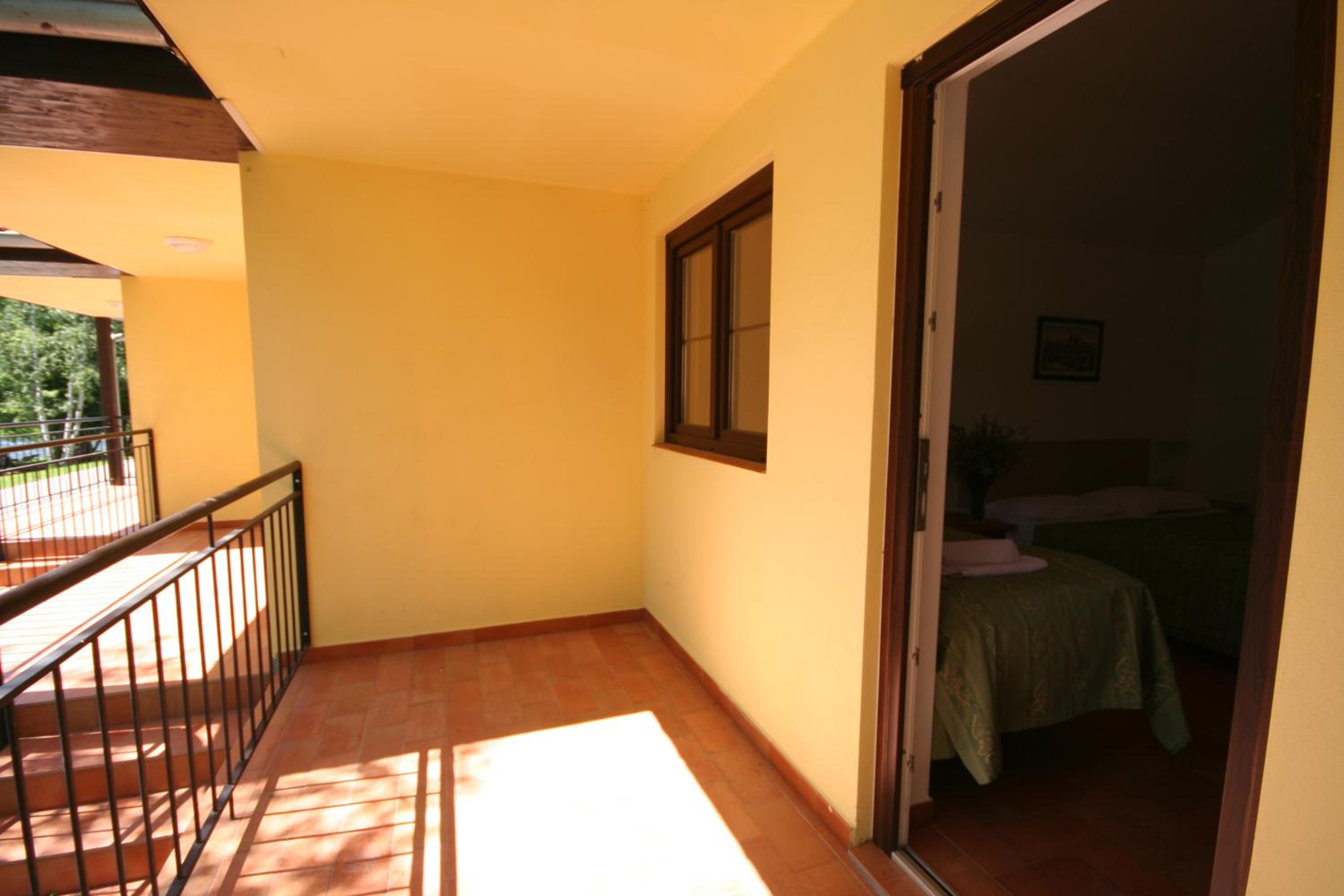 Bungalow with Patio - Photo 7