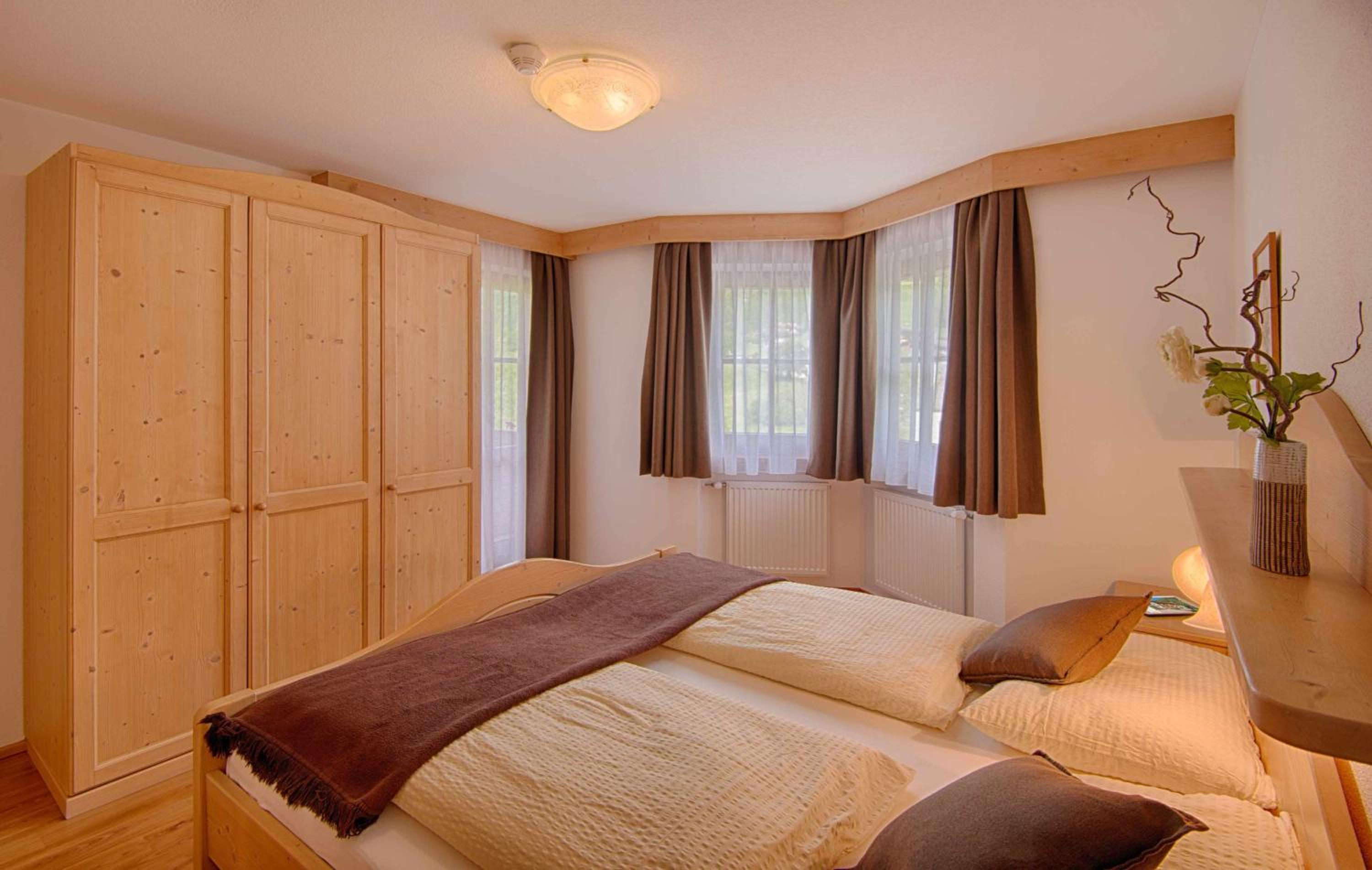 One-Bedroom Apartment with Balcony photo 3