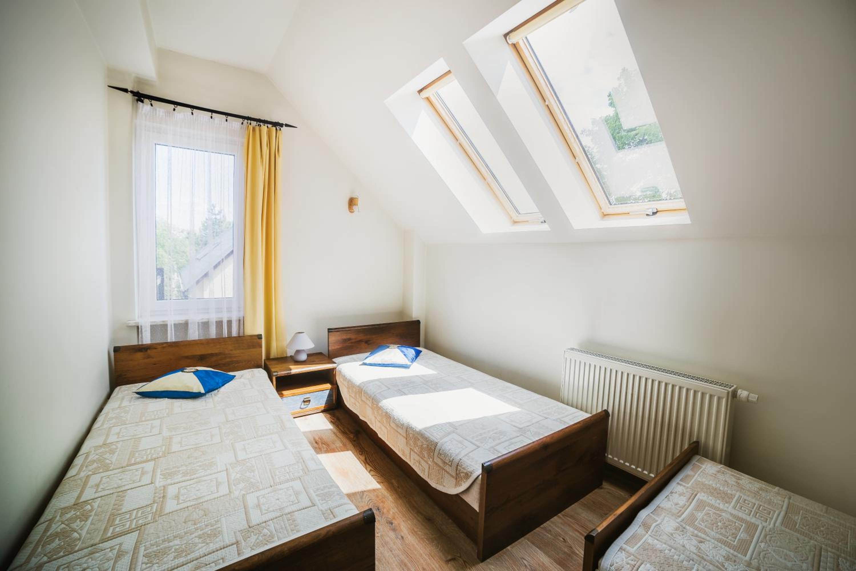 Family Suite with Balcony - Photo 3