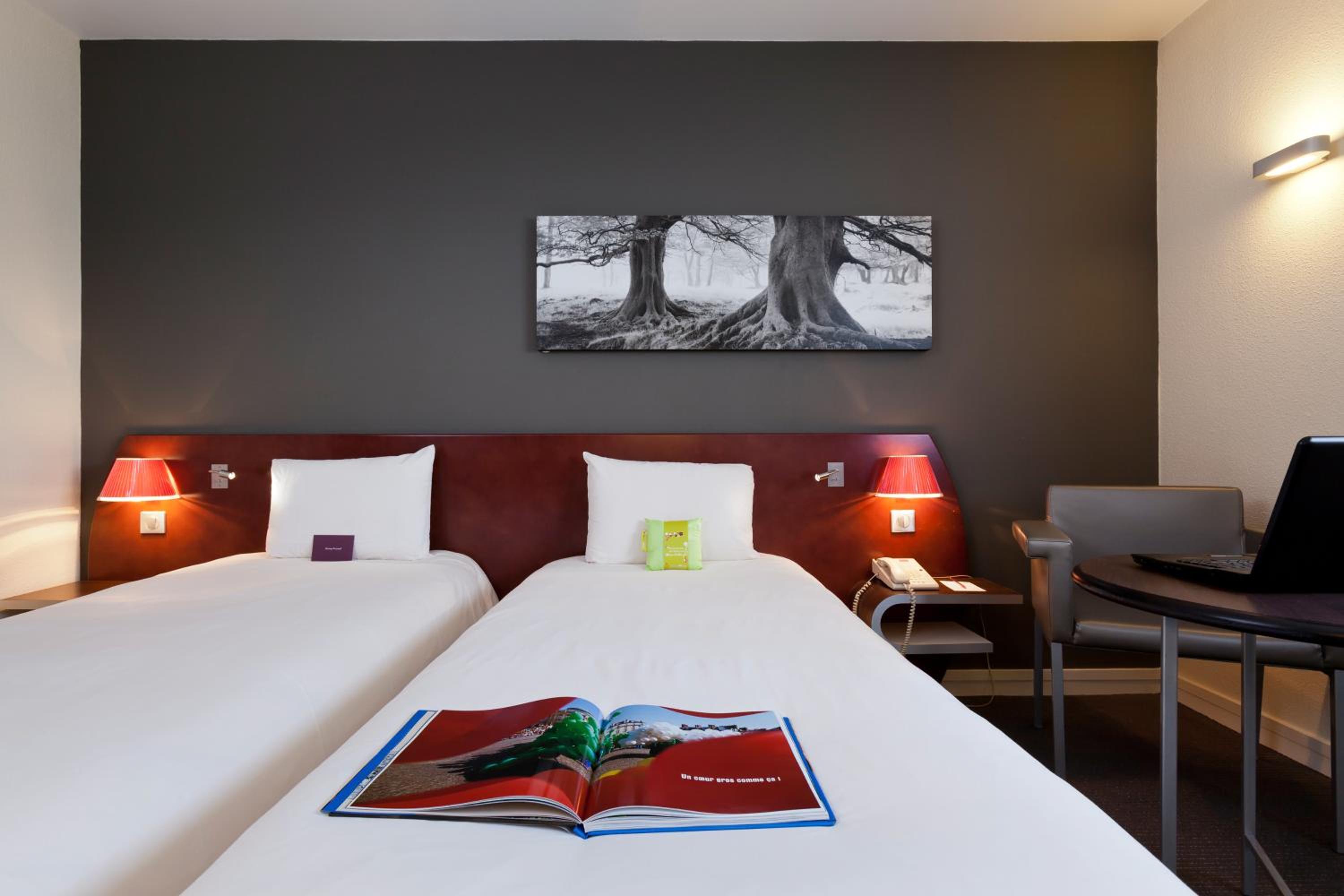 Standard Room with 2 Single Beds