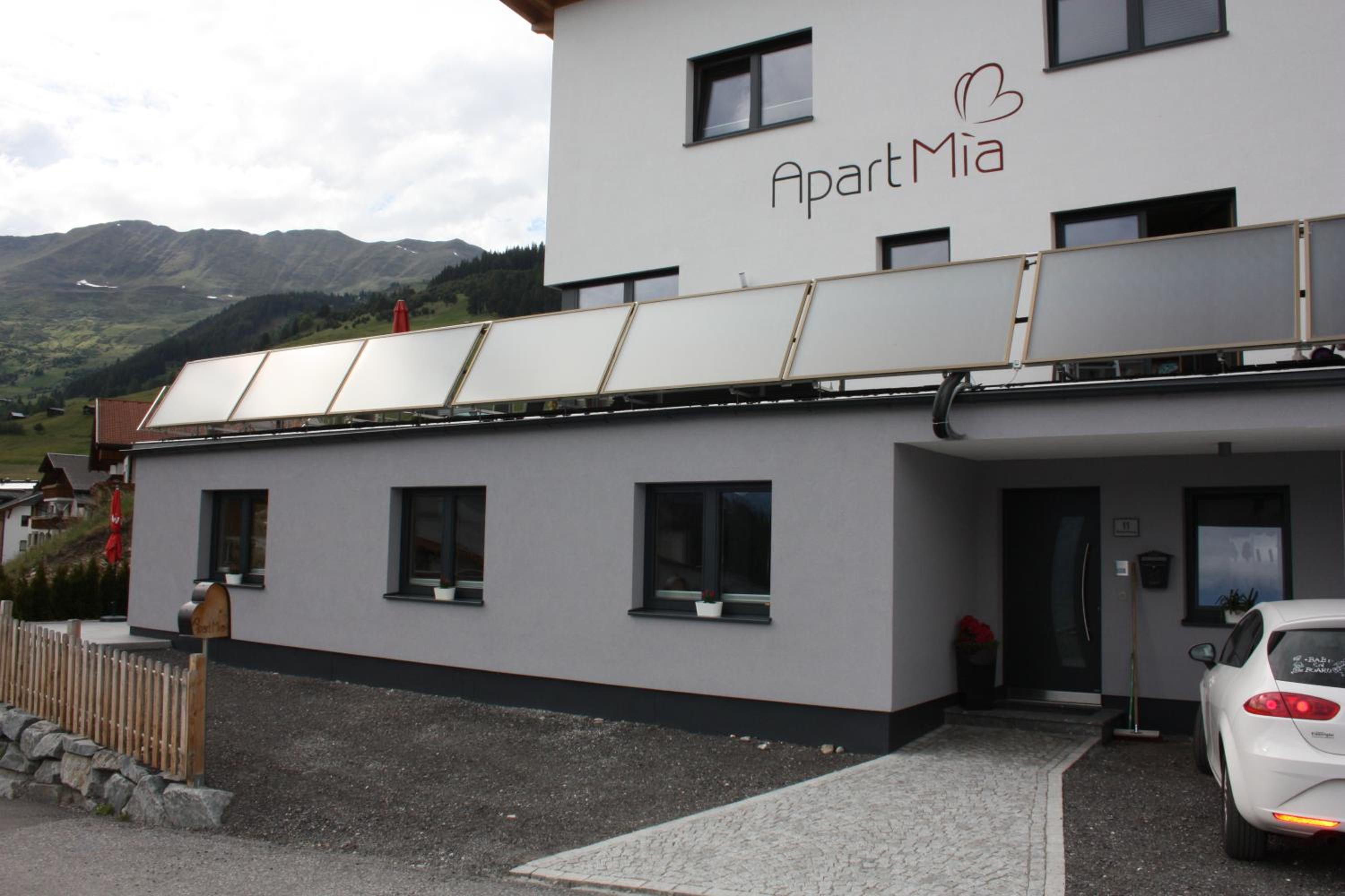 Apartment with Mountain View photo 3