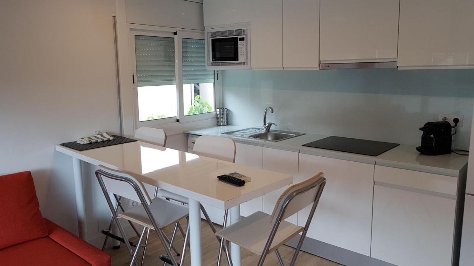 Apartment with Terrace and Partial Sea View photo 3