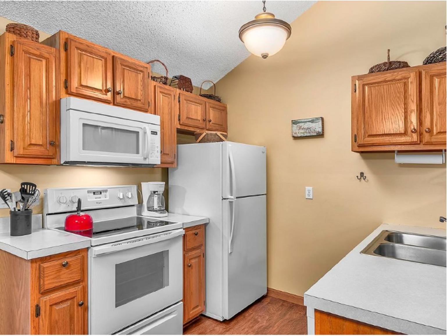 Two-Bedroom House photo 3