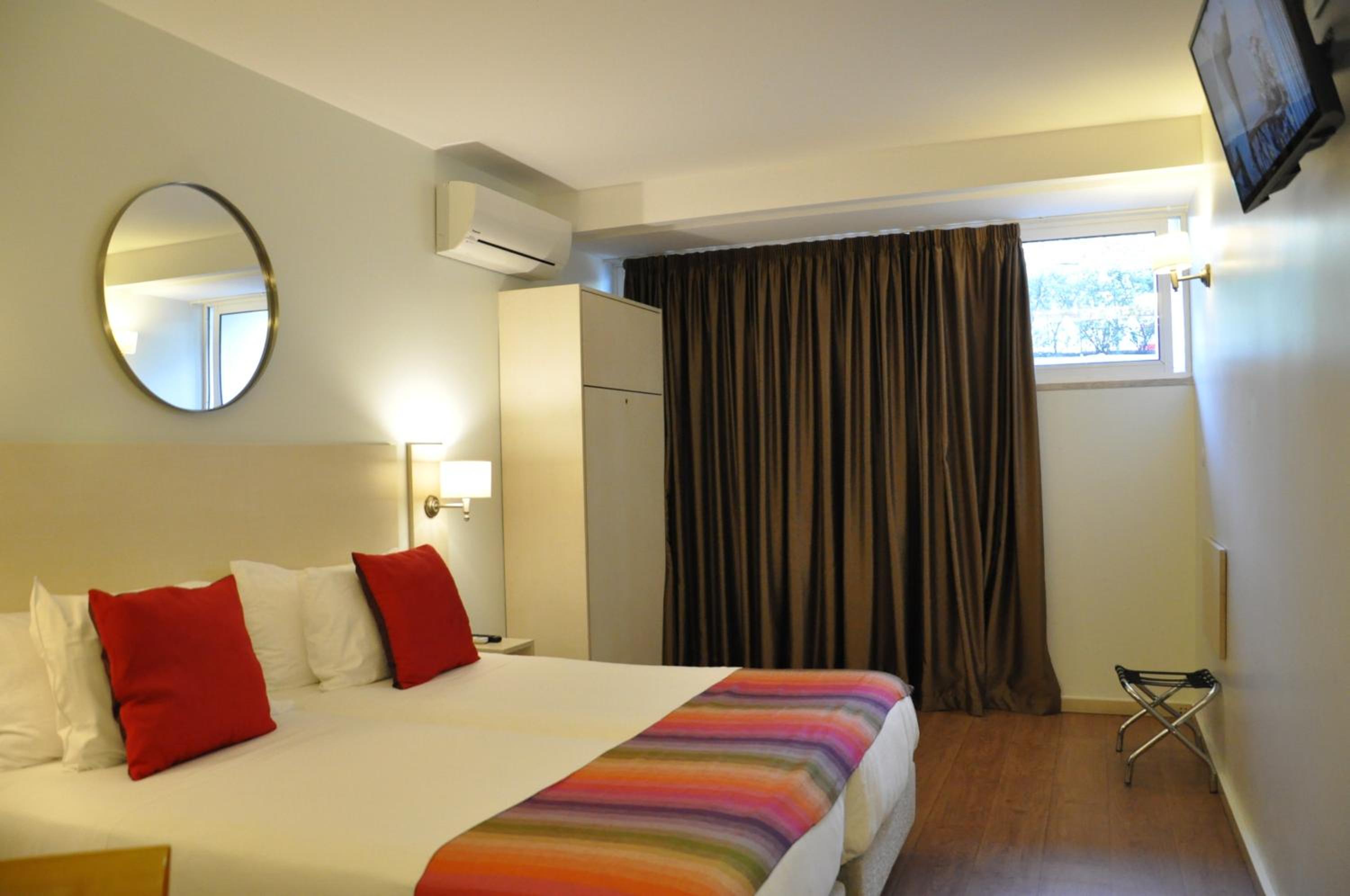 Twin Room without Balcony - Photo 6