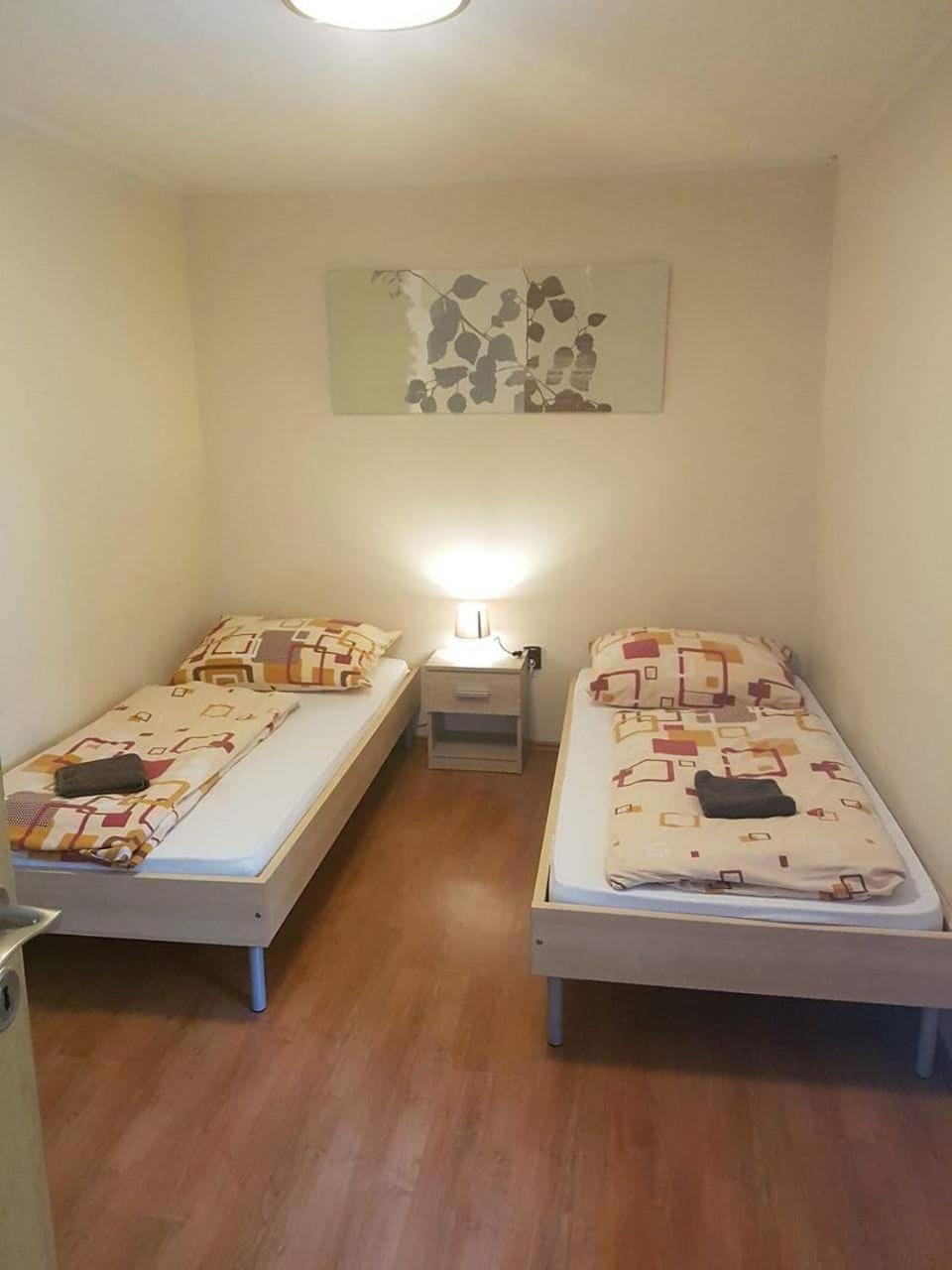 Twin Room with Shared Bathroom photo 1